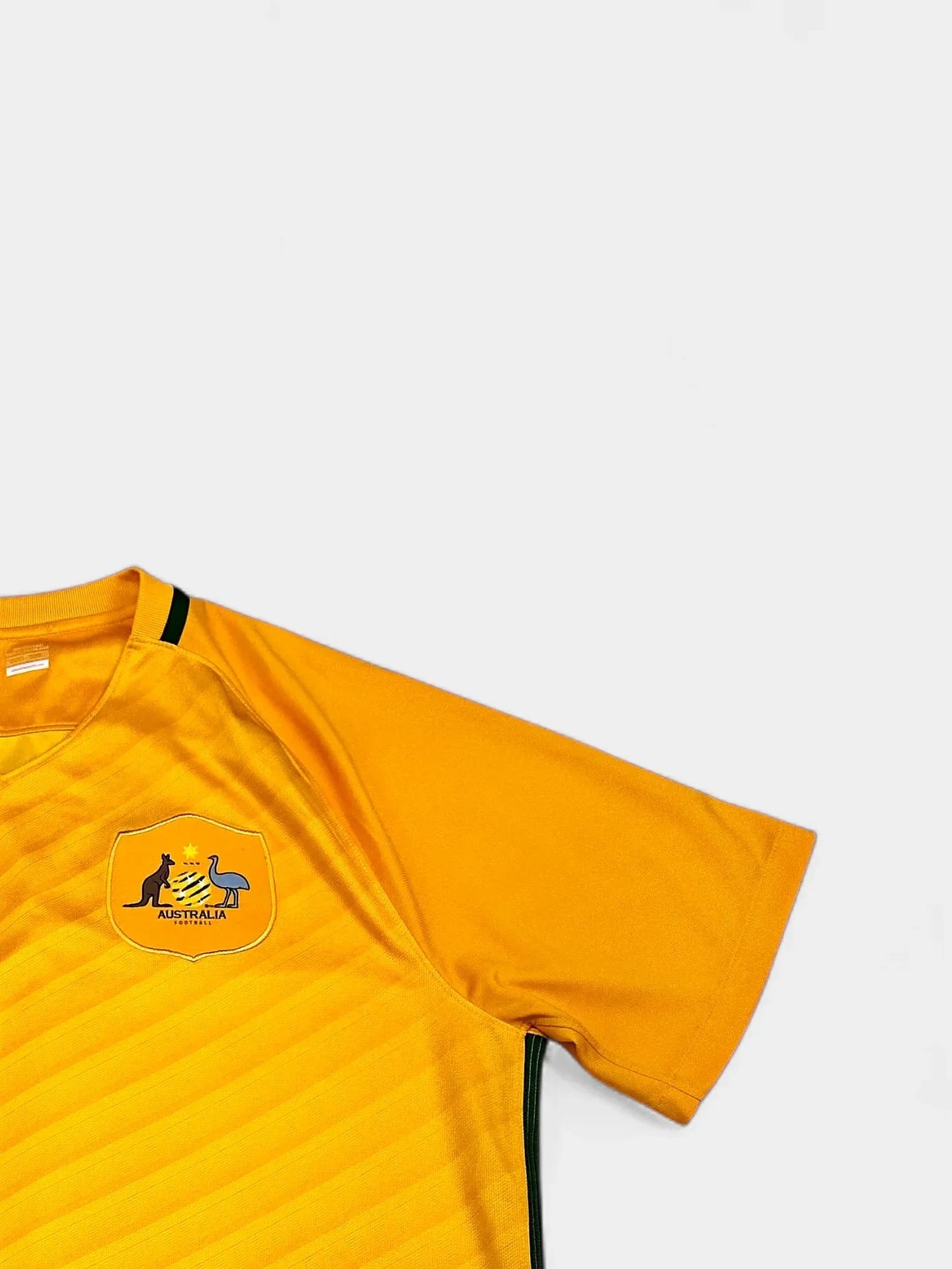 Australia 2016-17 Football Shirt (XL)