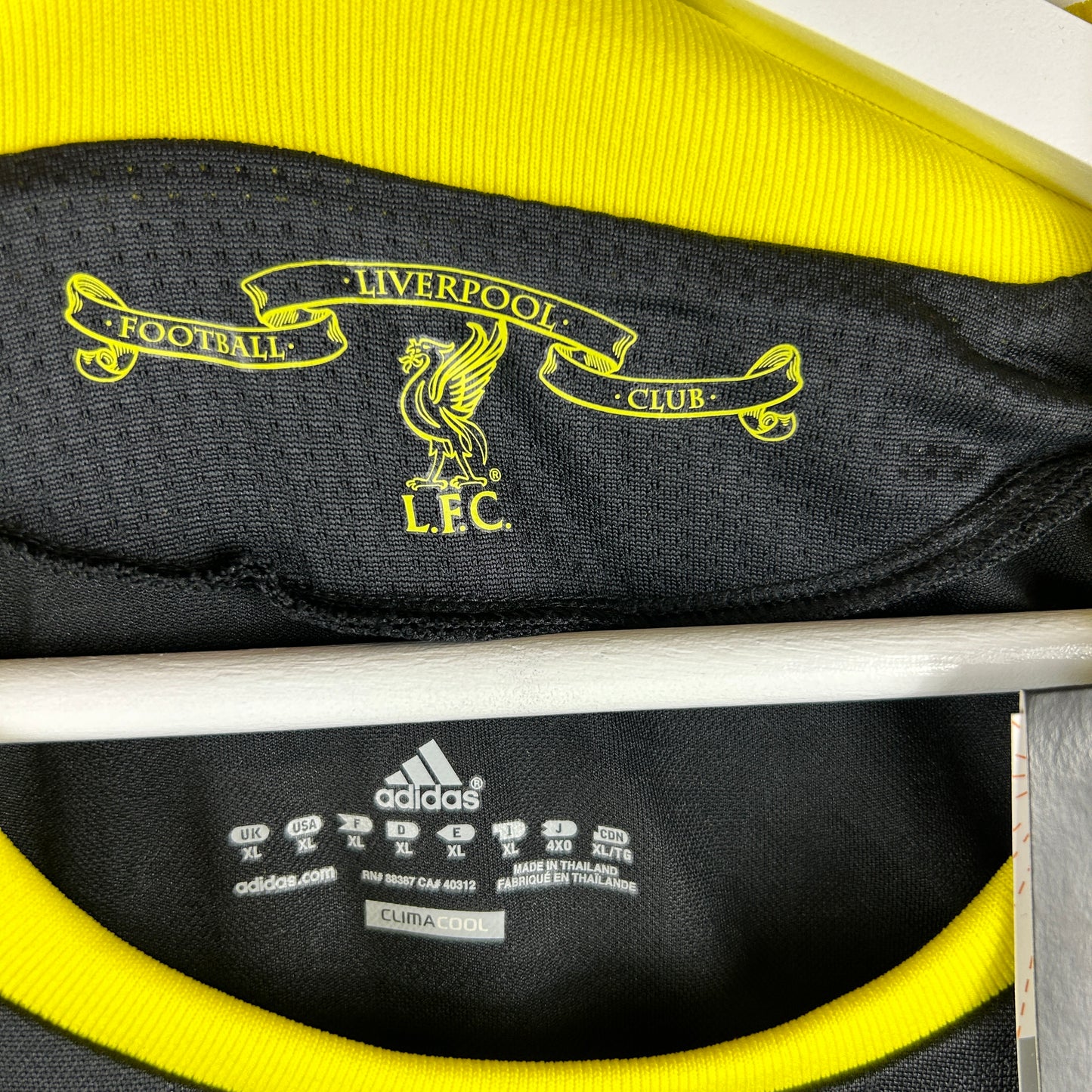 Liverpool 2010-2011 Away Shirt - Extra Large