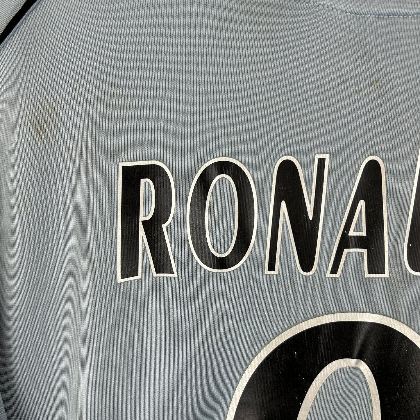 Real Madrid 2005/2006 Player Issue Third Shirt - Ronaldo 9