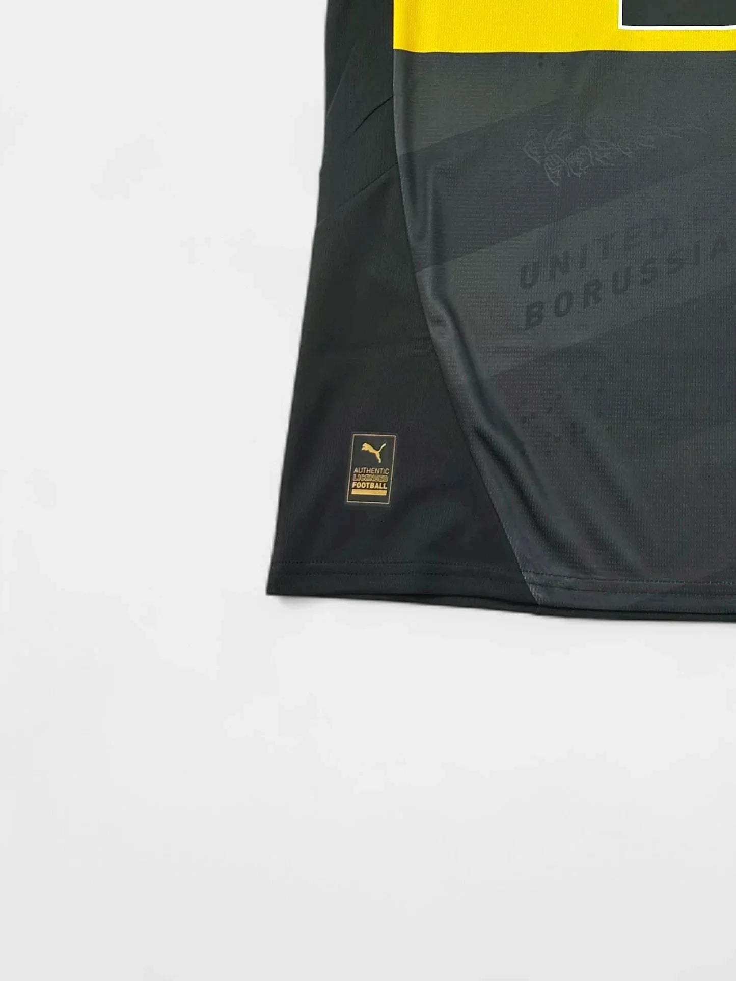 Borussia Dortmund 2024-25 Shirt (Medium)