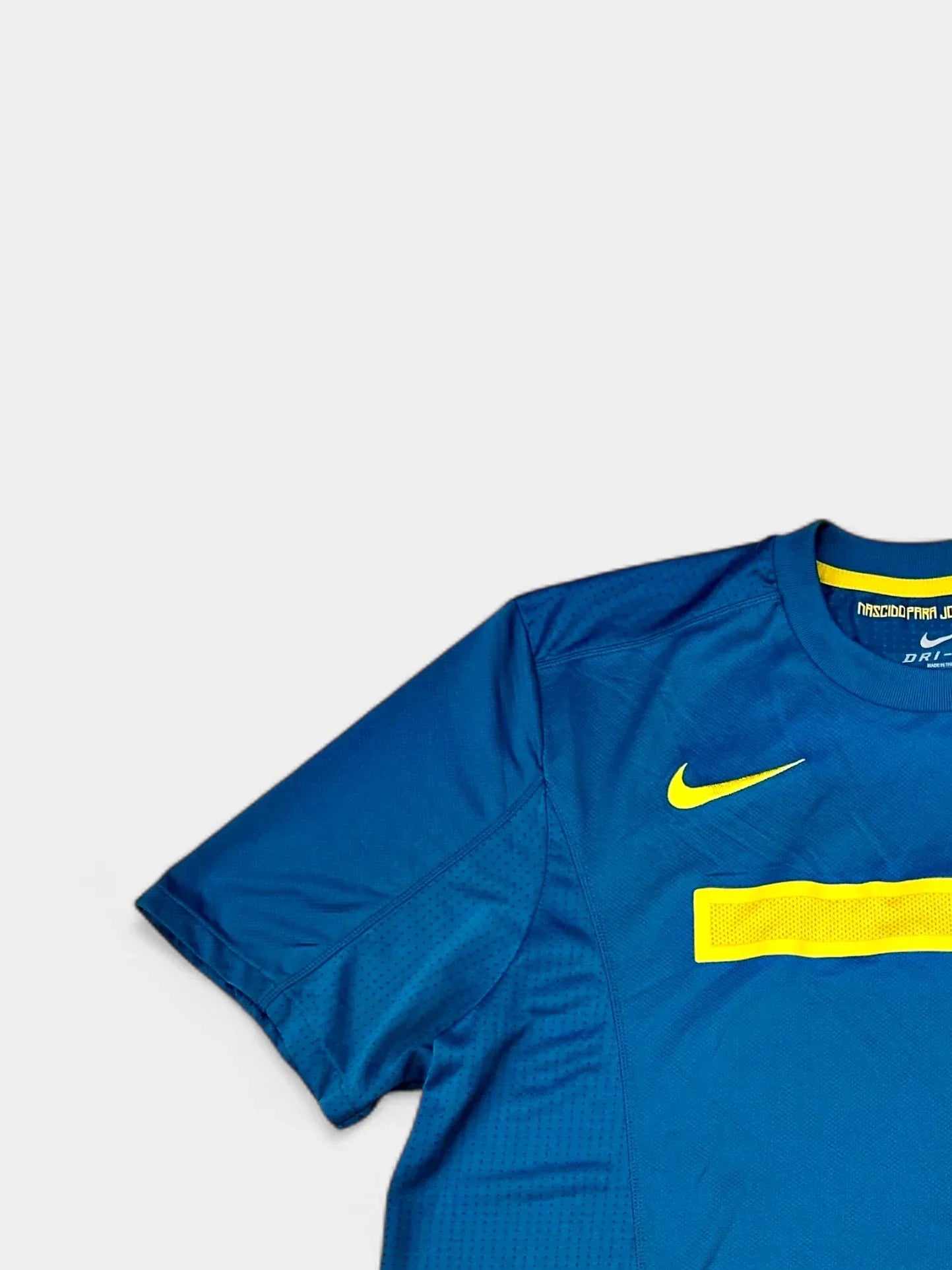Brazil 2011 Football Shirt (Large)