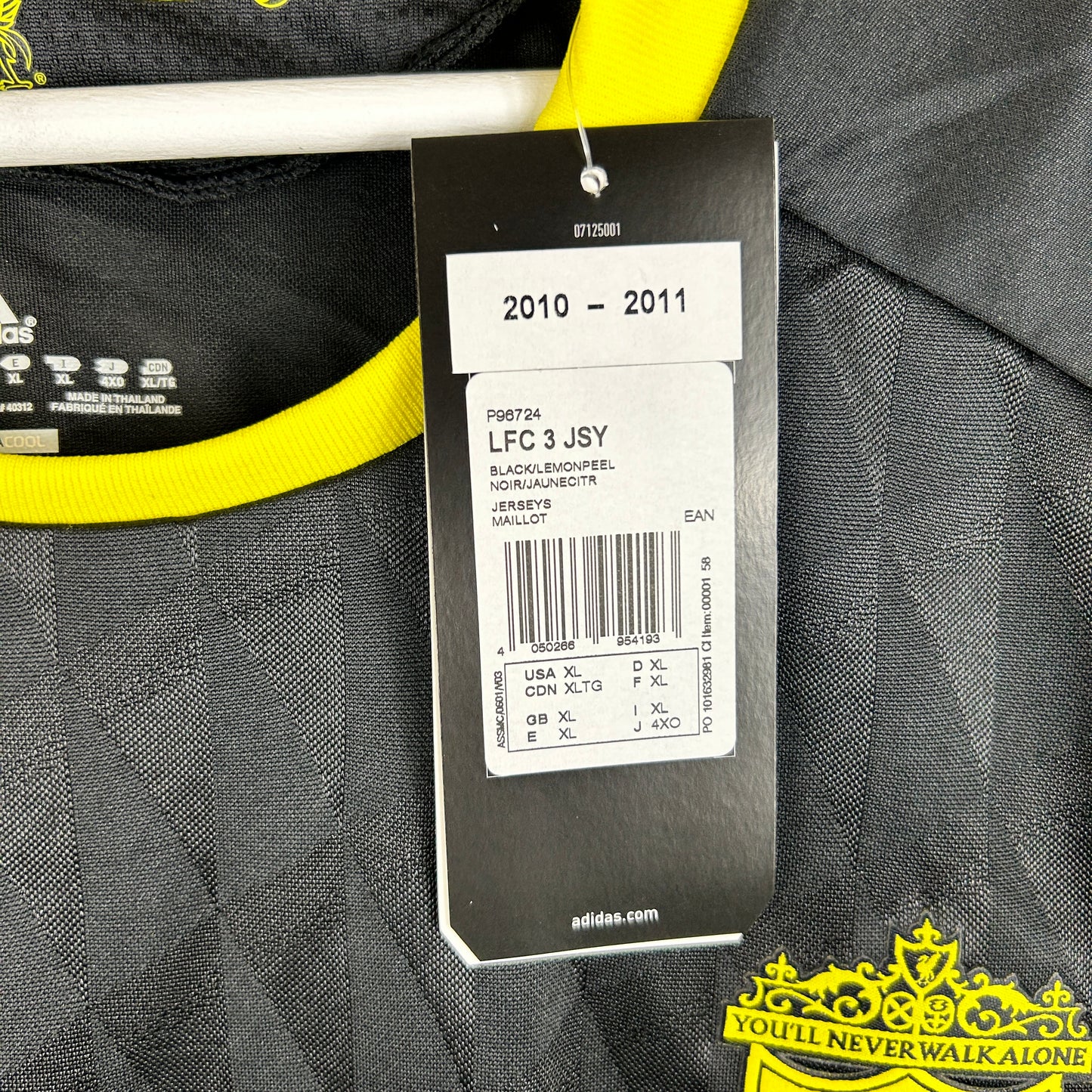 Liverpool 2010-2011 Away Shirt - Extra Large