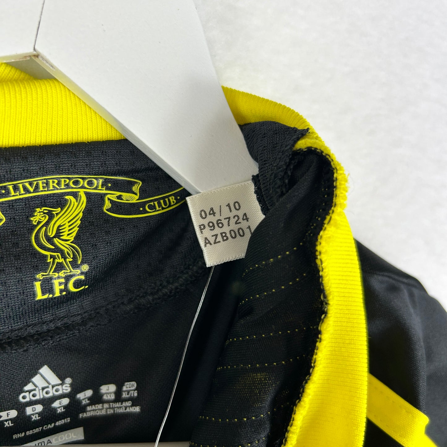 Liverpool 2010-2011 Away Shirt - Extra Large