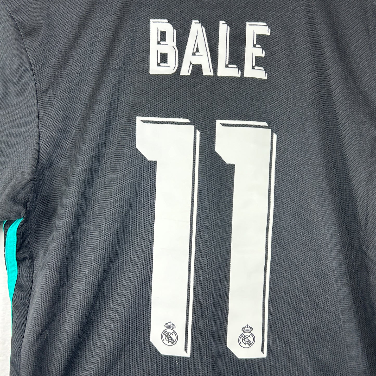 Real Madrid 2017/2018 Away Shirt - Medium - Bale 11