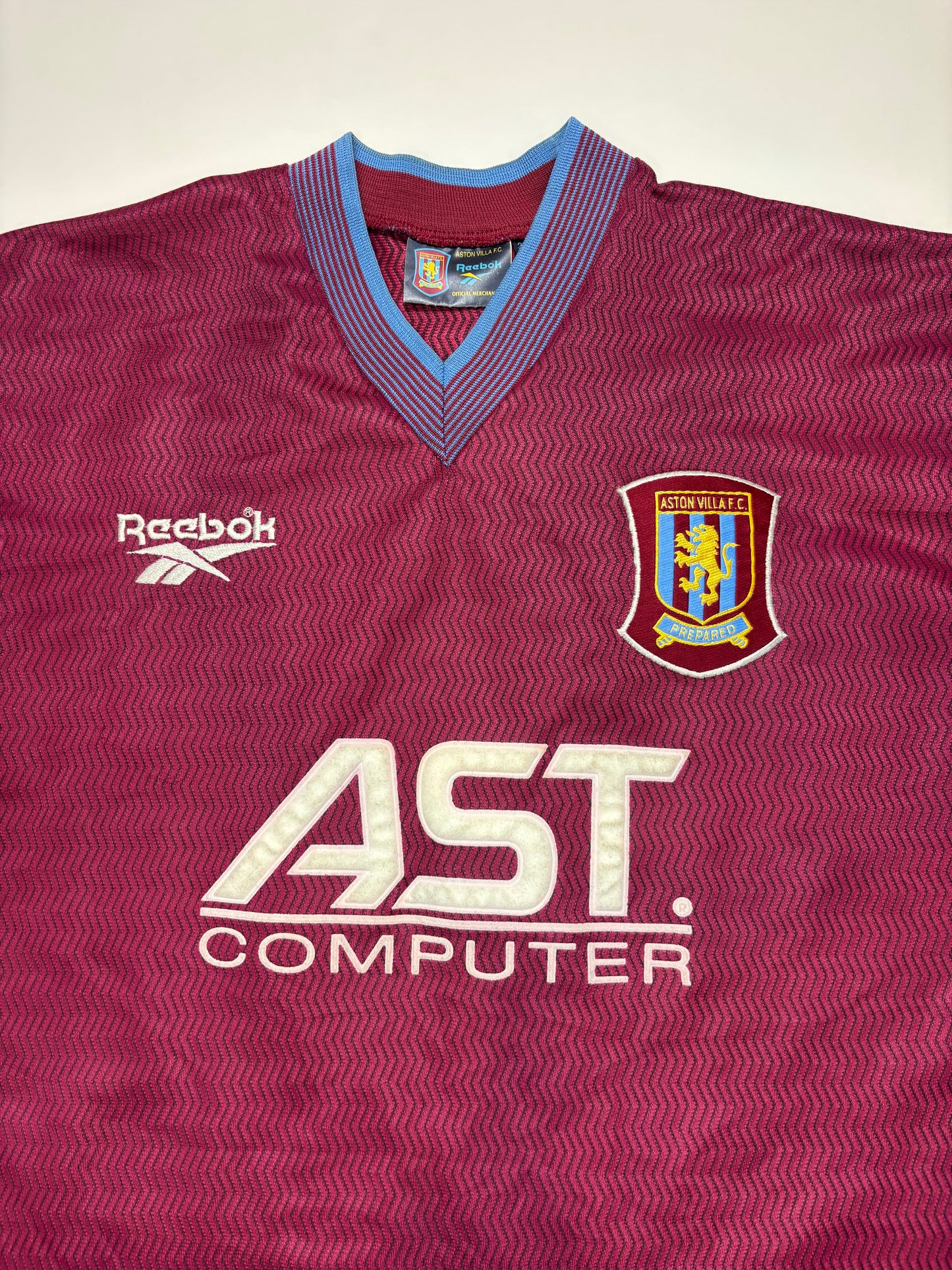 Aston Villa Home Shirt 1997/98 (M) Yorke 10