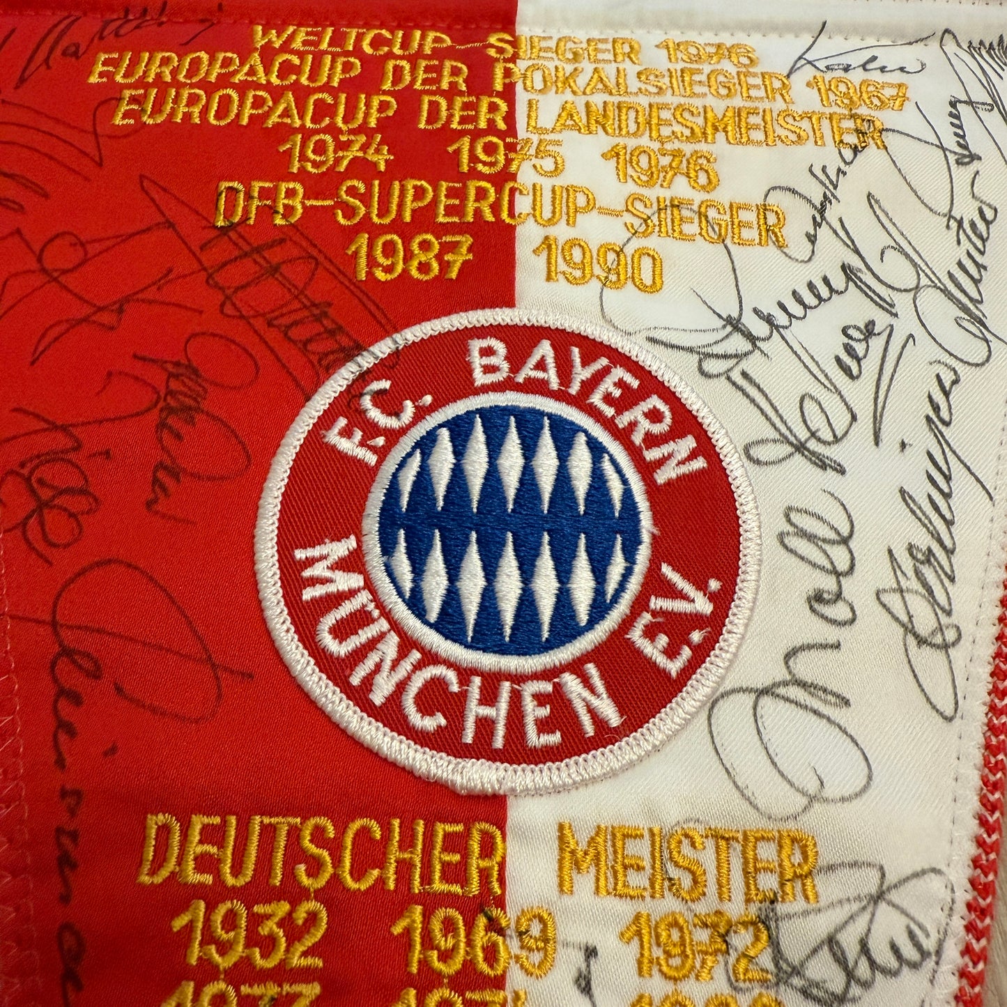 Vintage 1995/96 Bayern Munich Signed Pennant