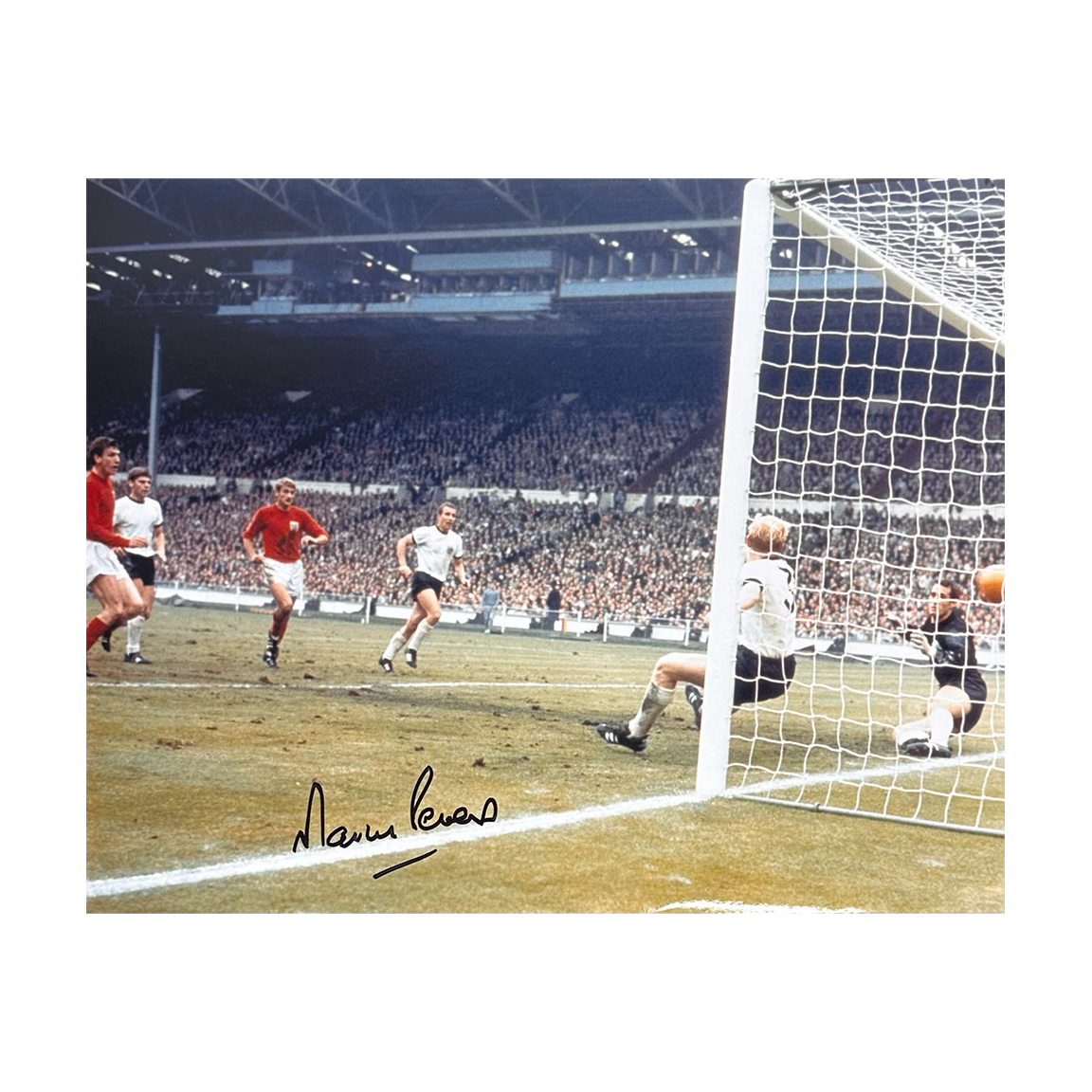 Martin Peters Signed England 10x8
