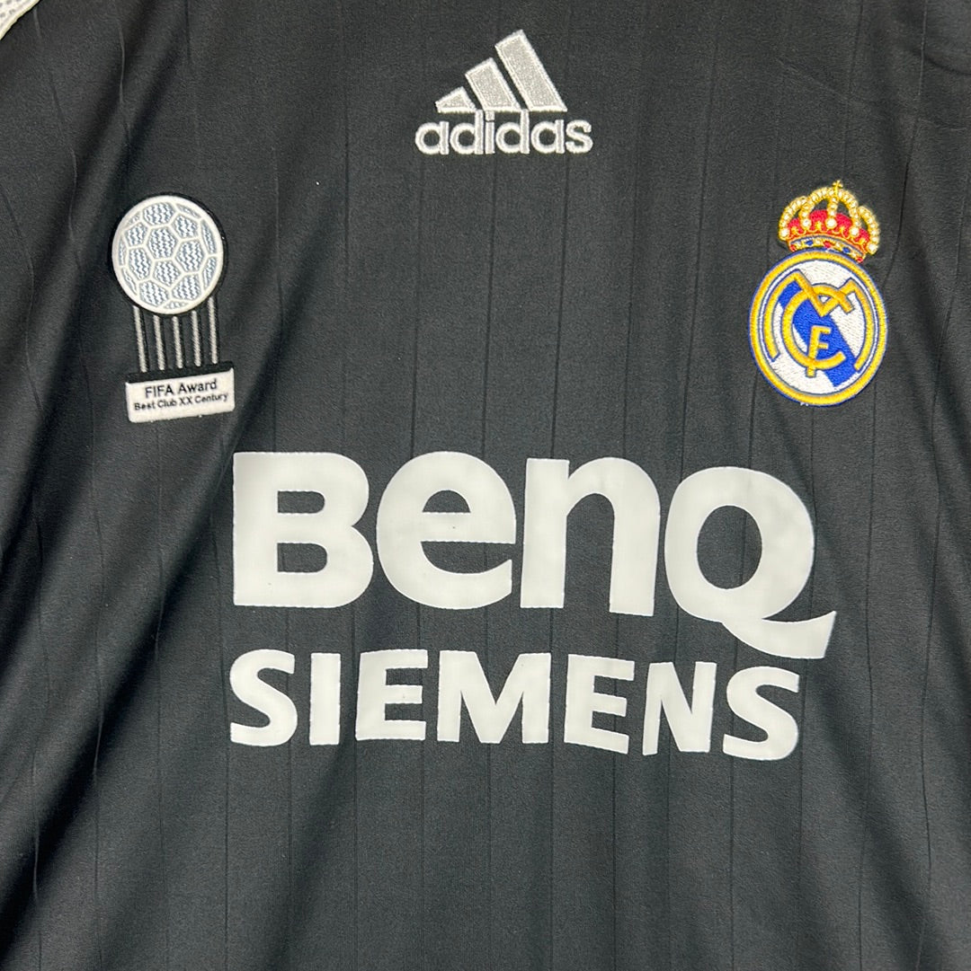 Real Madrid 2006/2007 Player Issue Away Shirt - V Nistelrooy 17