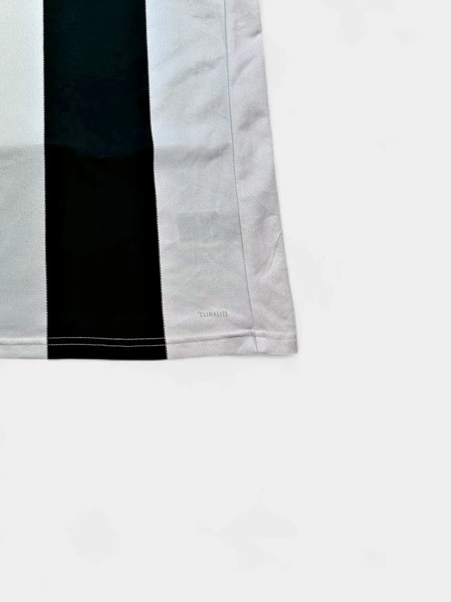 Juventus 2018-19 Football Shirt (Large)