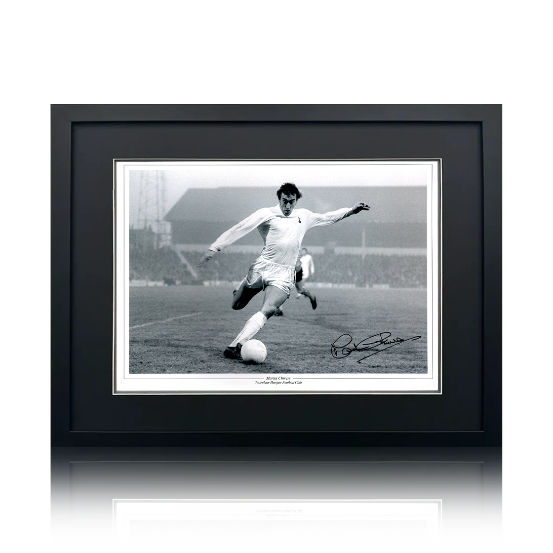 Martin Chivers Signed Tottenham Hotspur 16x12 Photo Deluxe Mount Frame