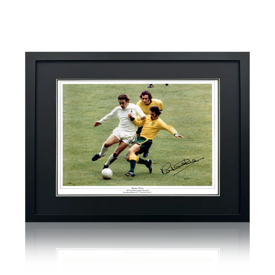 Martin Chivers Signed Tottenham Hotspur 16x12 Deluxe Mount Frame