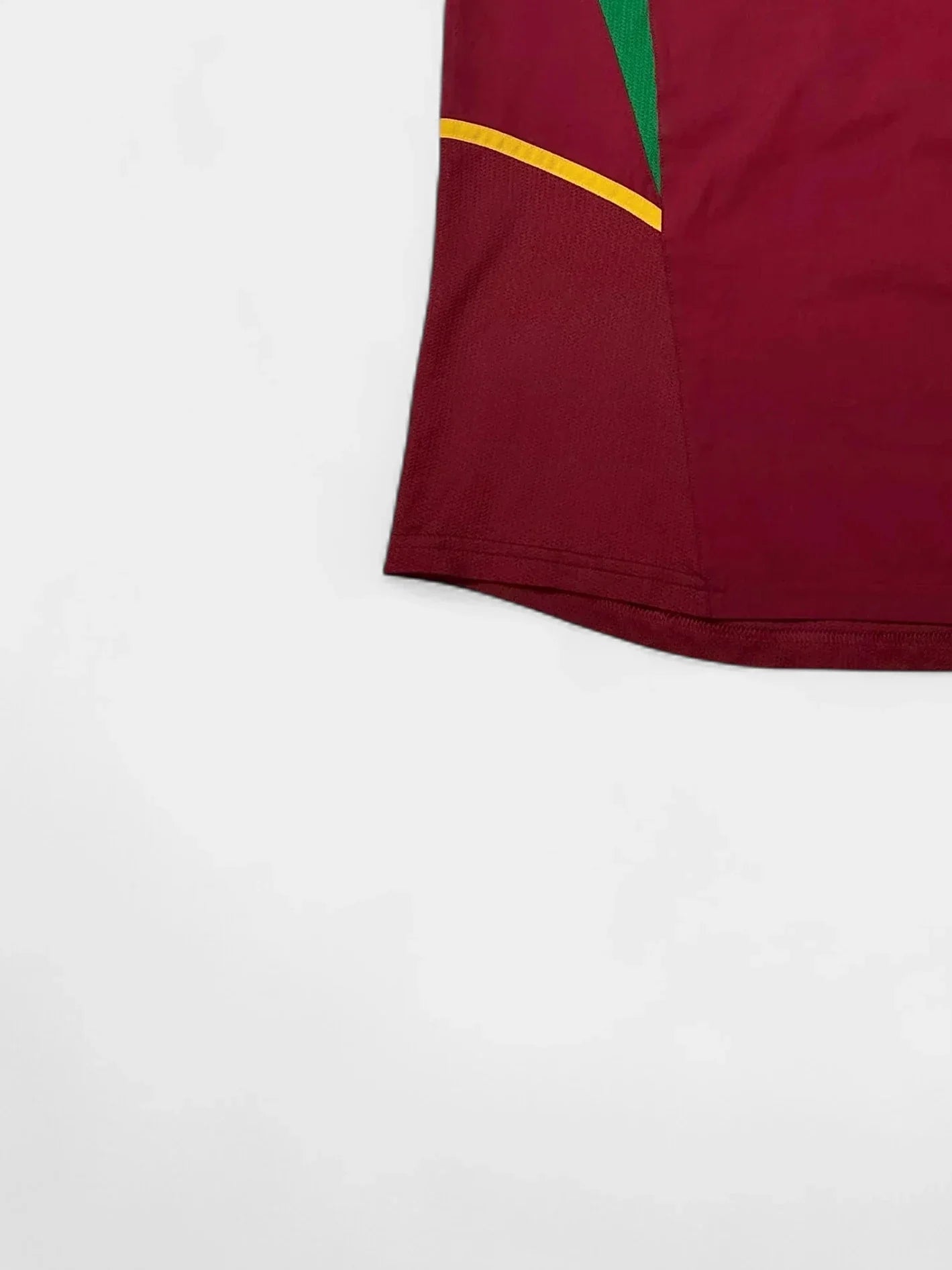 Portugal 2002-04 Football Shirt (Medium)