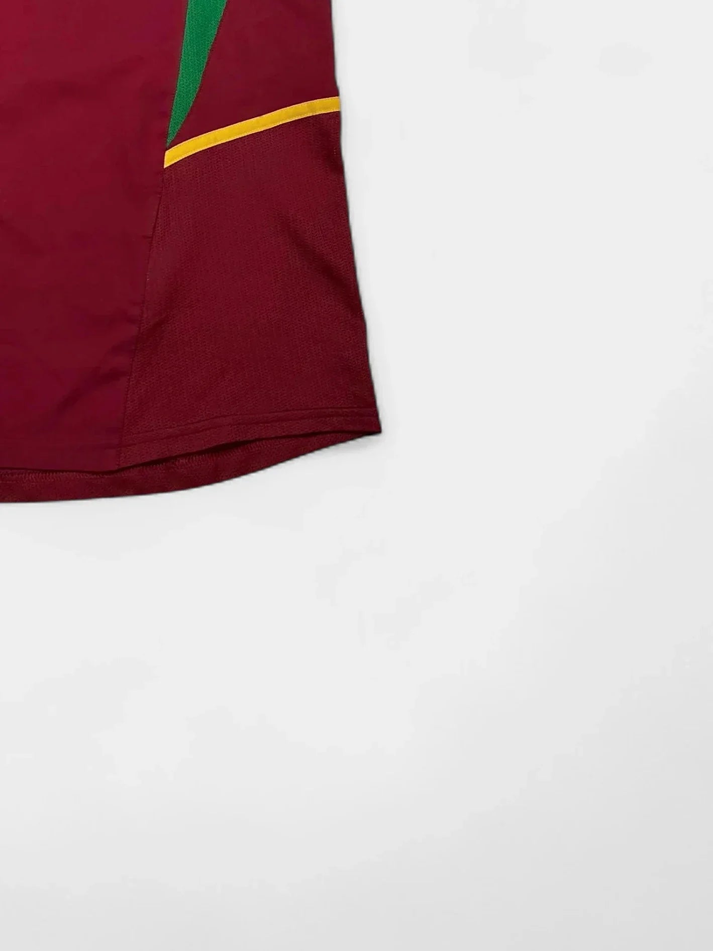 Portugal 2002-04 Football Shirt (Medium)