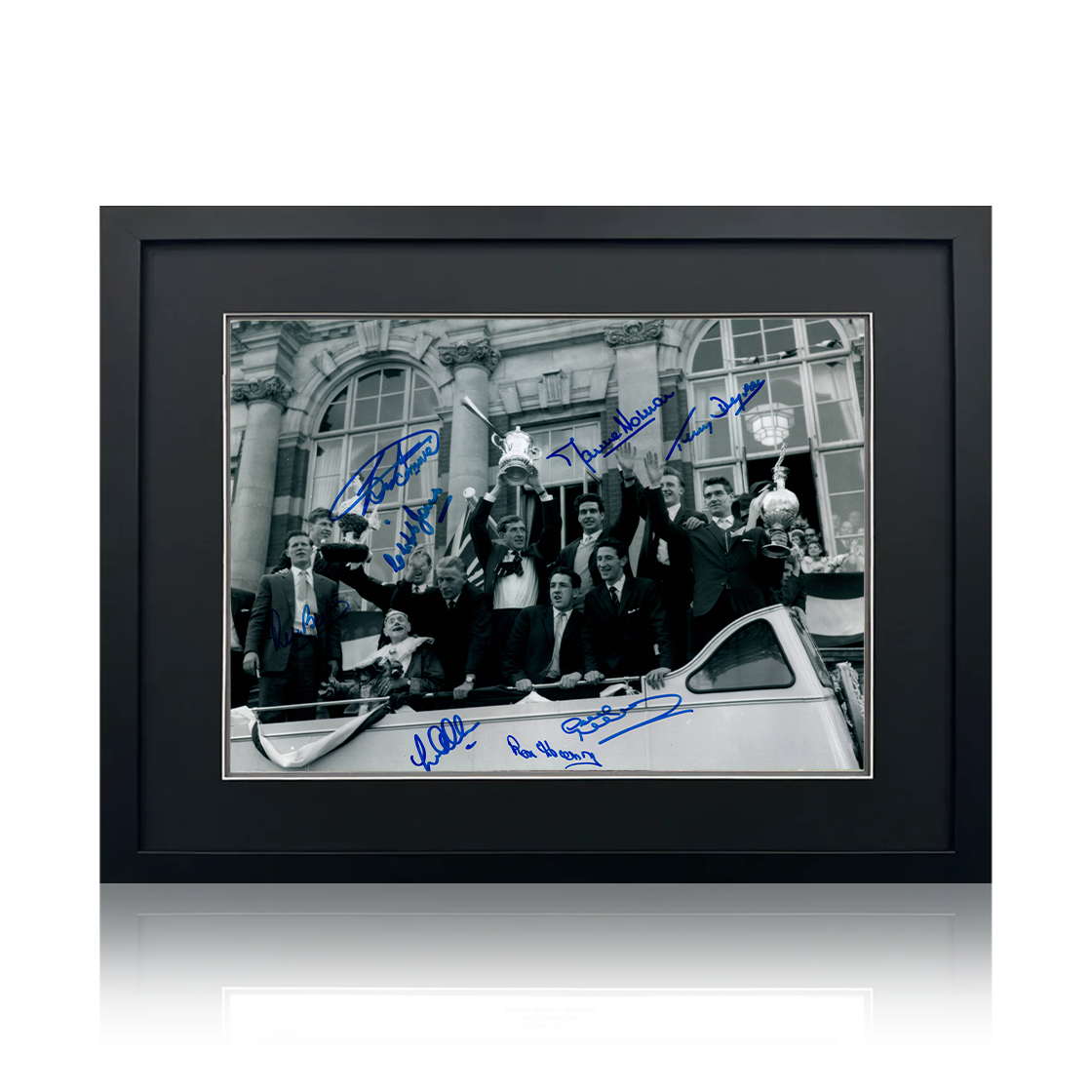 Tottenham Hotspur 1961 Squad Signed By 8 Image 3 Deluxe Mount Frame