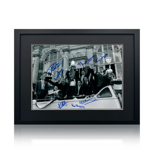 Tottenham Hotspur 1961 Squad Signed By 8 Image 3 Deluxe Mount Frame