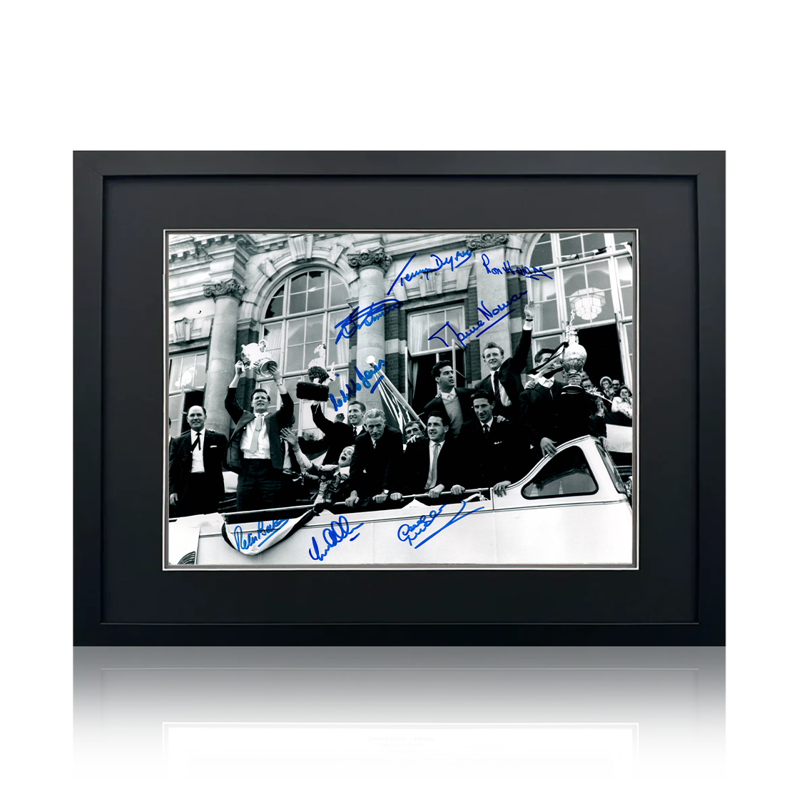 Tottenham Hotspur 1961 Squad Signed By 8 Image 2 Deluxe Mount Frame