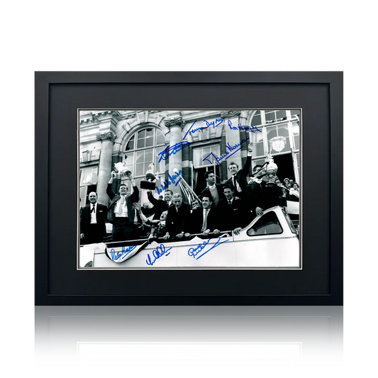 Tottenham Hotspur 1961 Squad Signed By 8 Image 2 Deluxe Mount Frame
