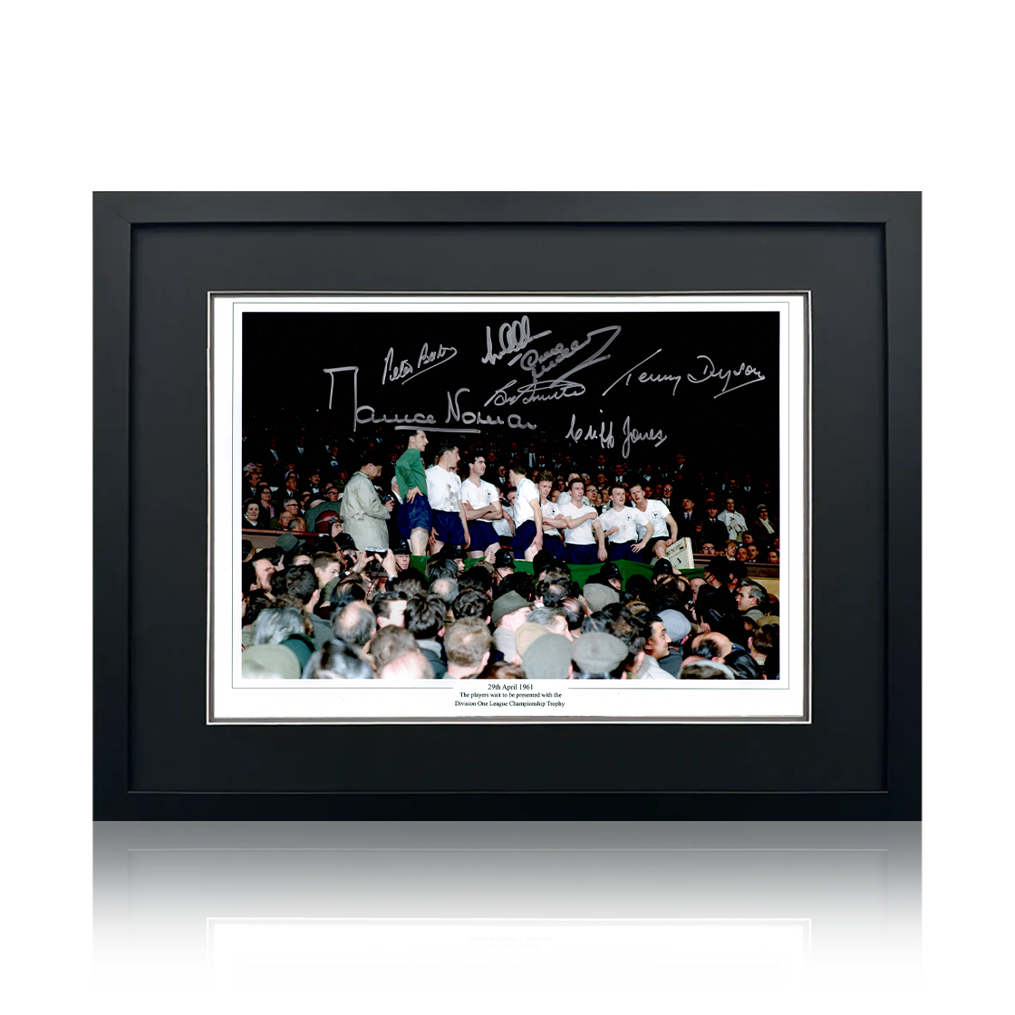 Tottenham Hotspur 1961 Squad Signed By 7 Image 5 Deluxe Mount Frame