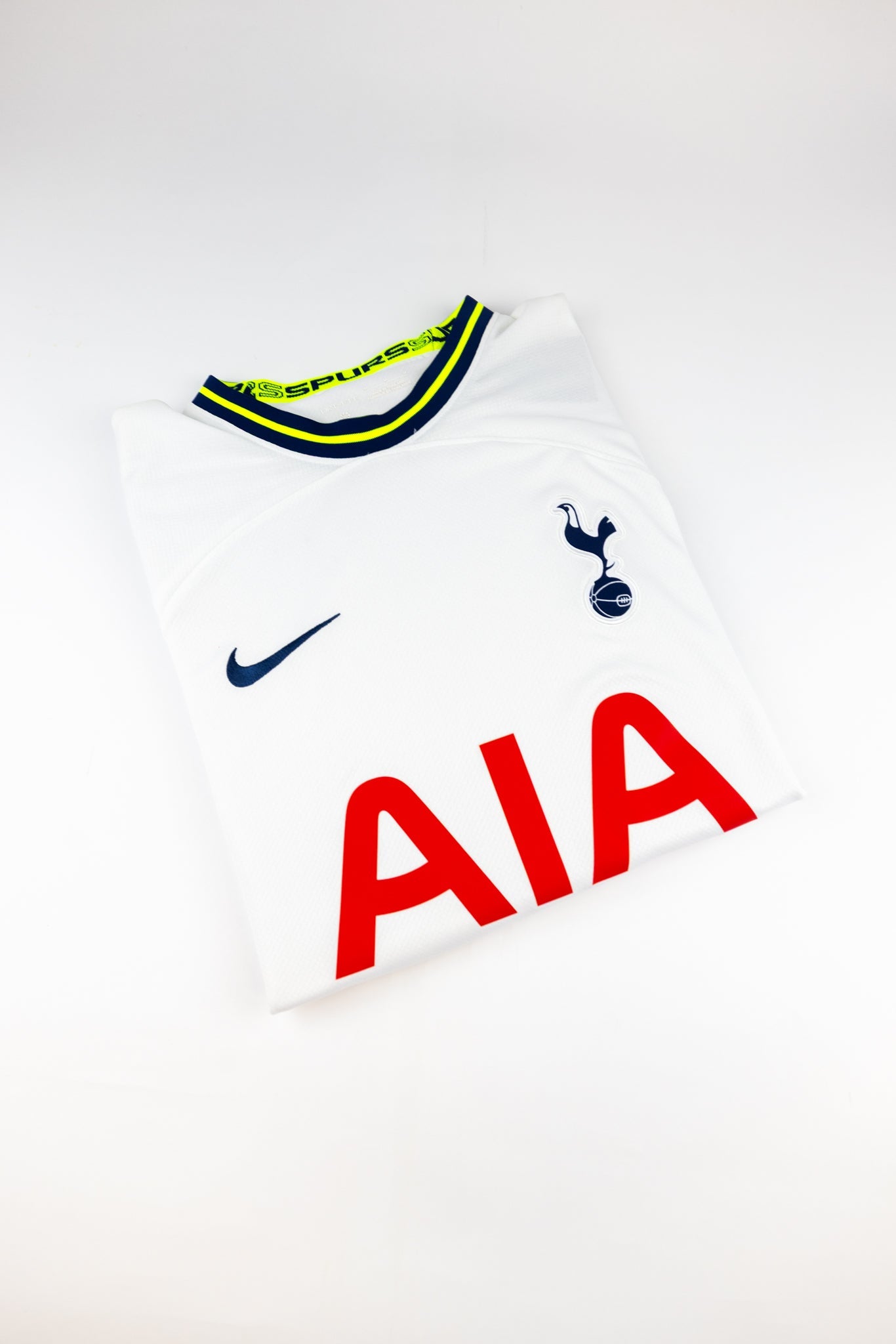 Tottenham Hotspur 2022-23 Football Shirt (Medium)