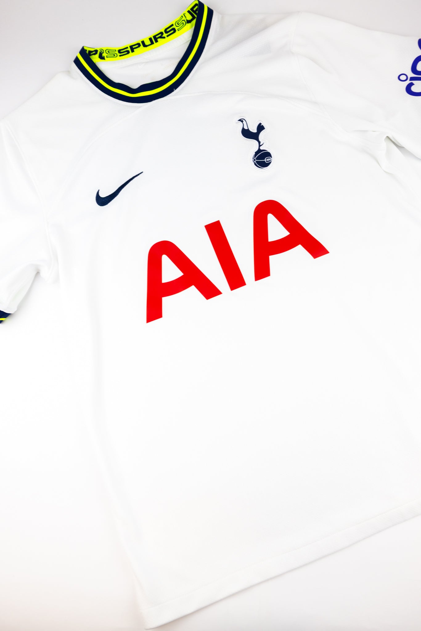 Tottenham Hotspur 2022-23 Football Shirt (Medium)