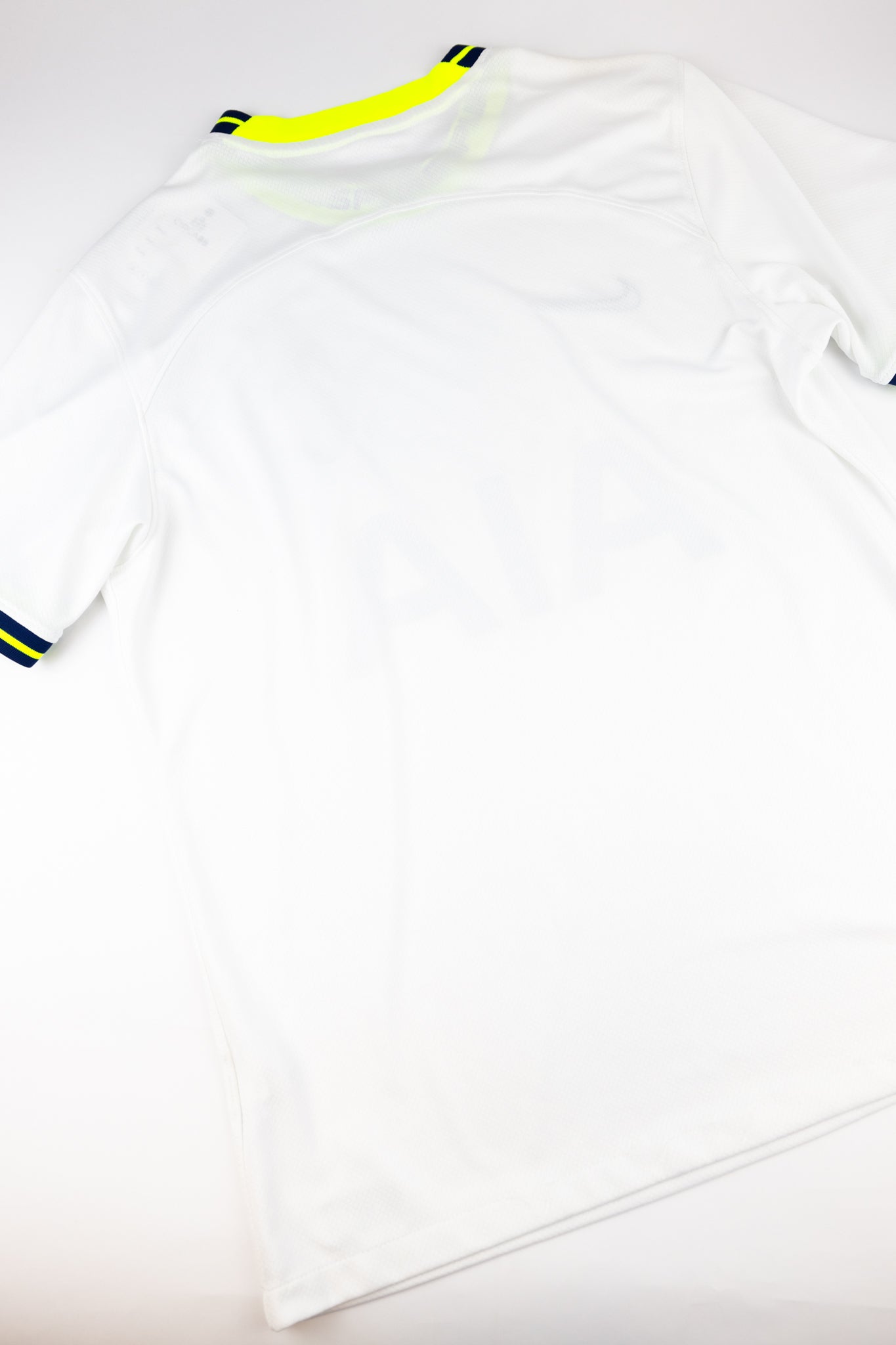 Tottenham Hotspur 2022-23 Football Shirt (Medium)