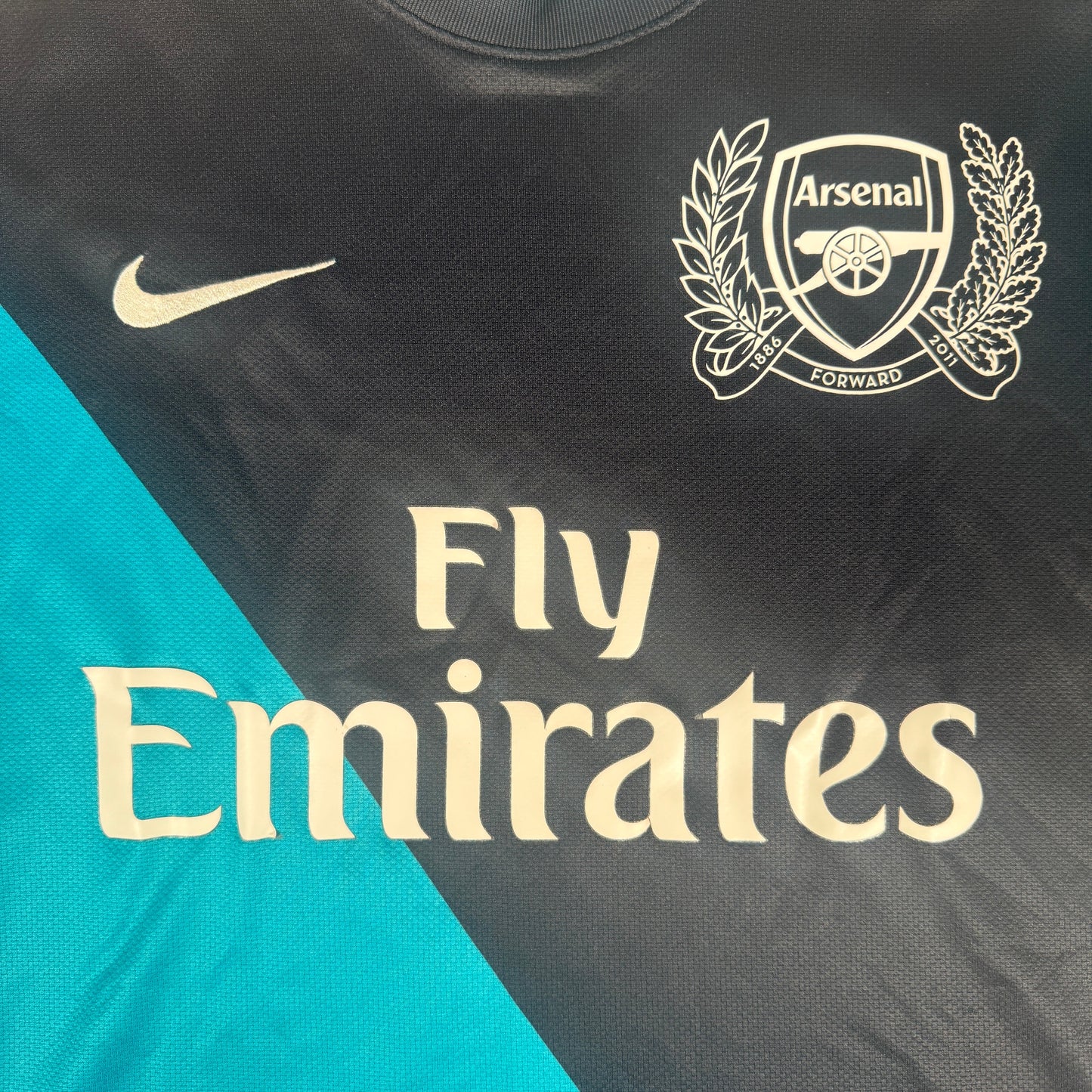 Arsenal 2011/2012 Away Football Shirt Medium