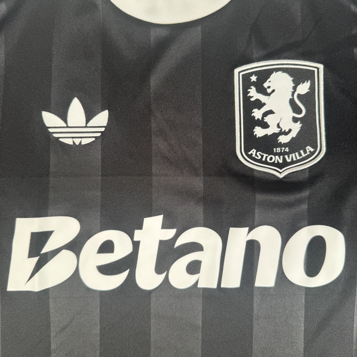 Aston Villa 2025/2026 Goalkeeper Shirt Medium