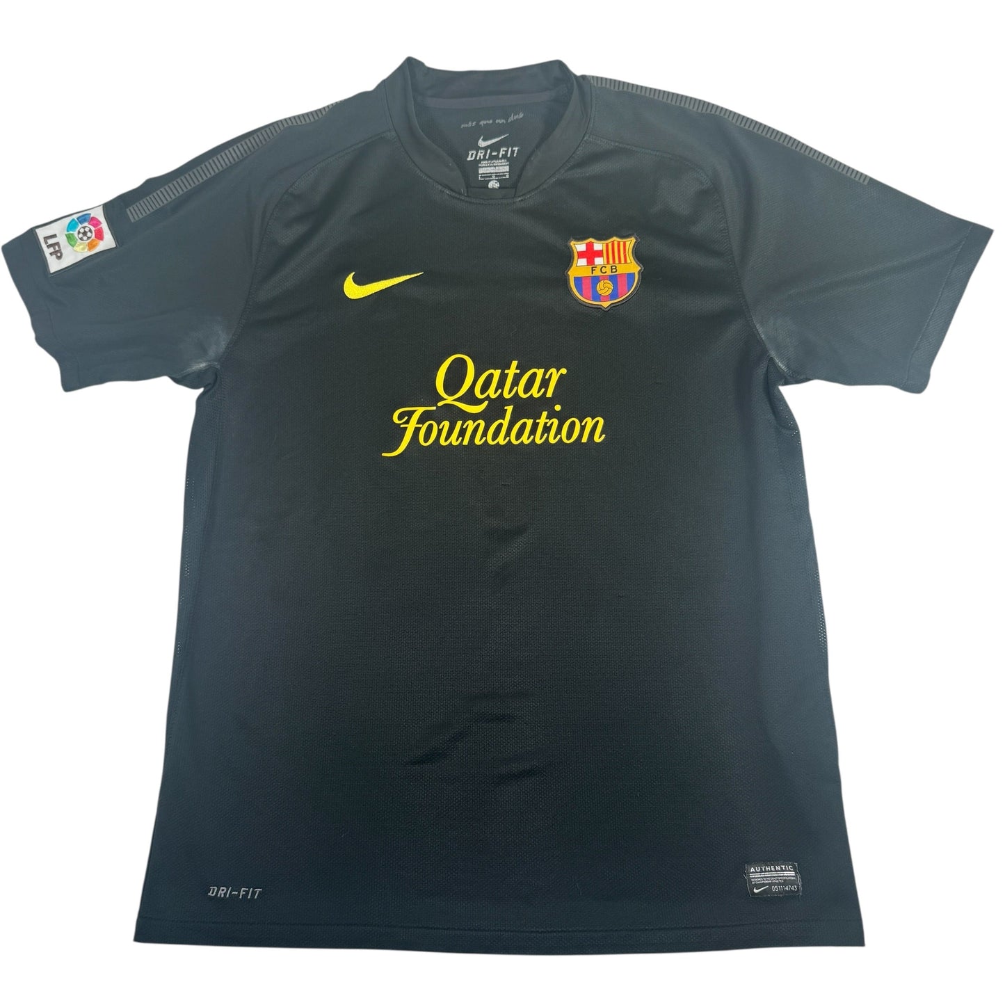 Barcelona 2011/2012 Away Football Shirt Large