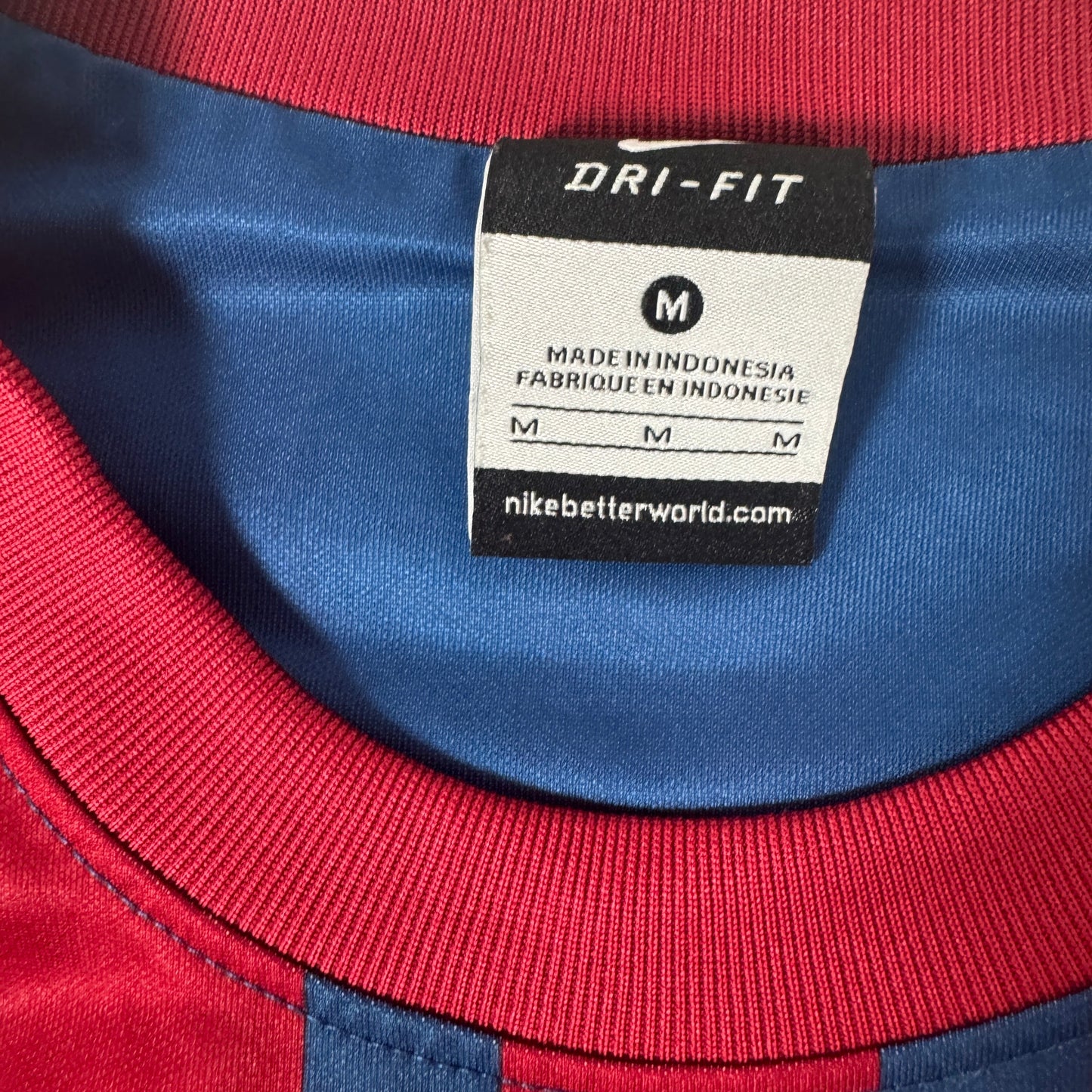 Barcelona 2011/2012 Home Football Shirt Medium