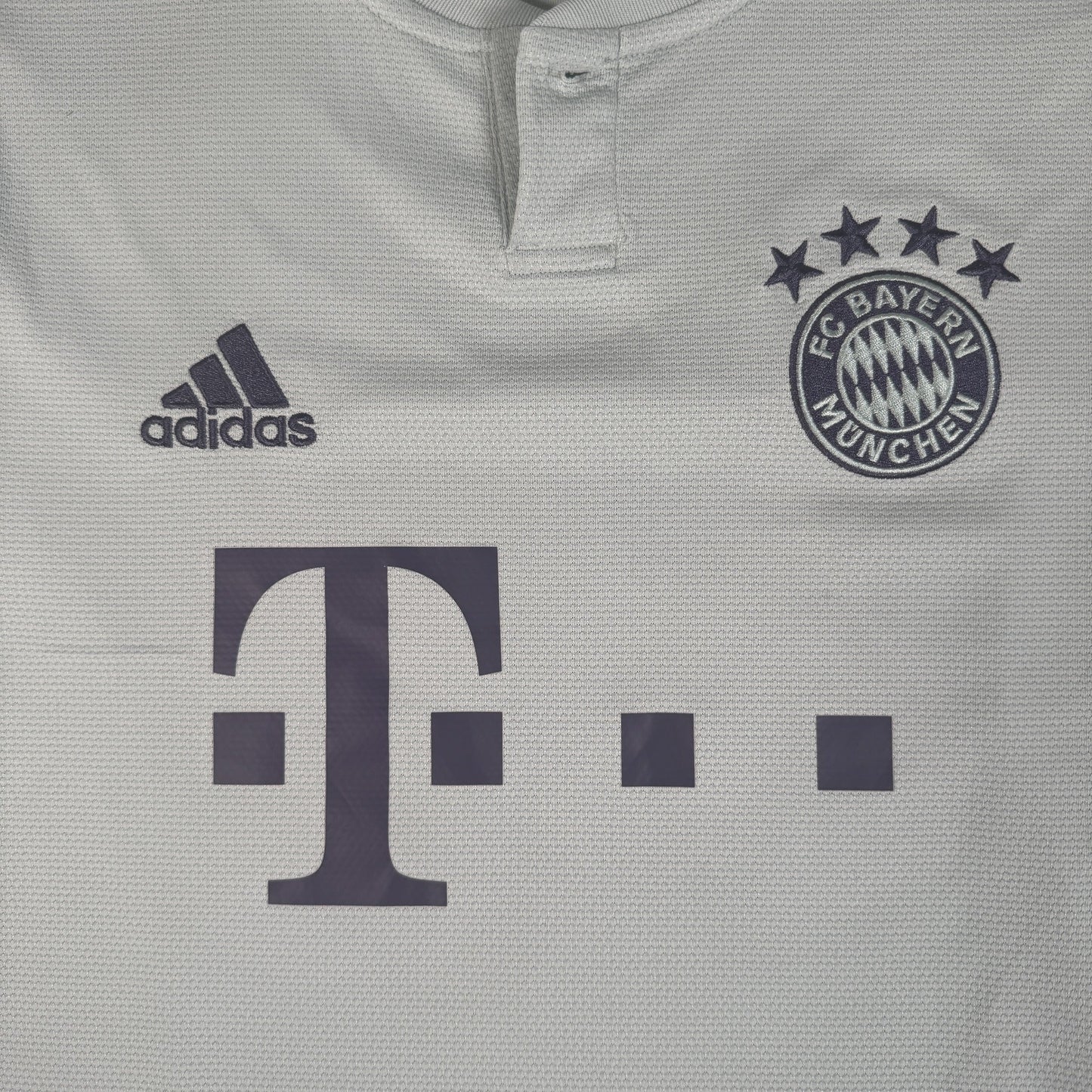 Bayern Munich 2018/2019 Away Shirt Medium