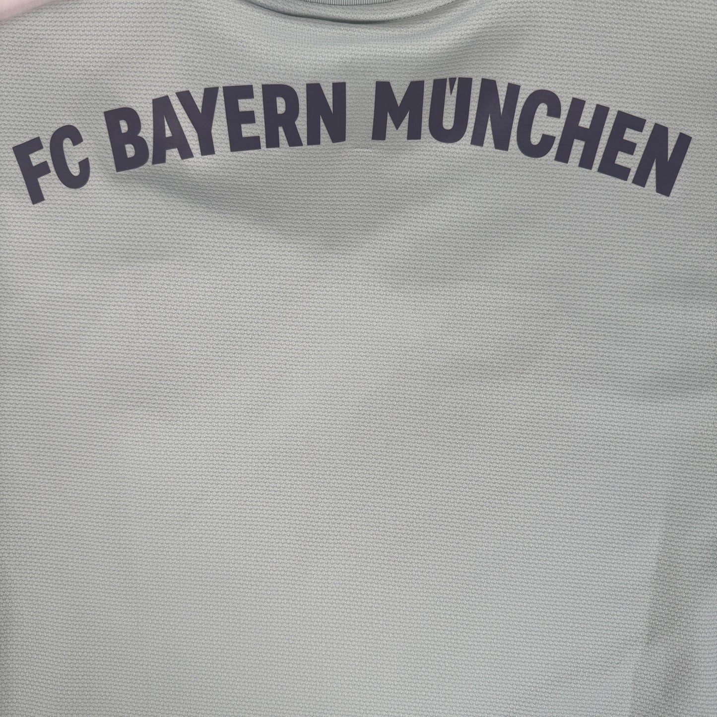 Bayern Munich 2018/2019 Away Shirt Medium