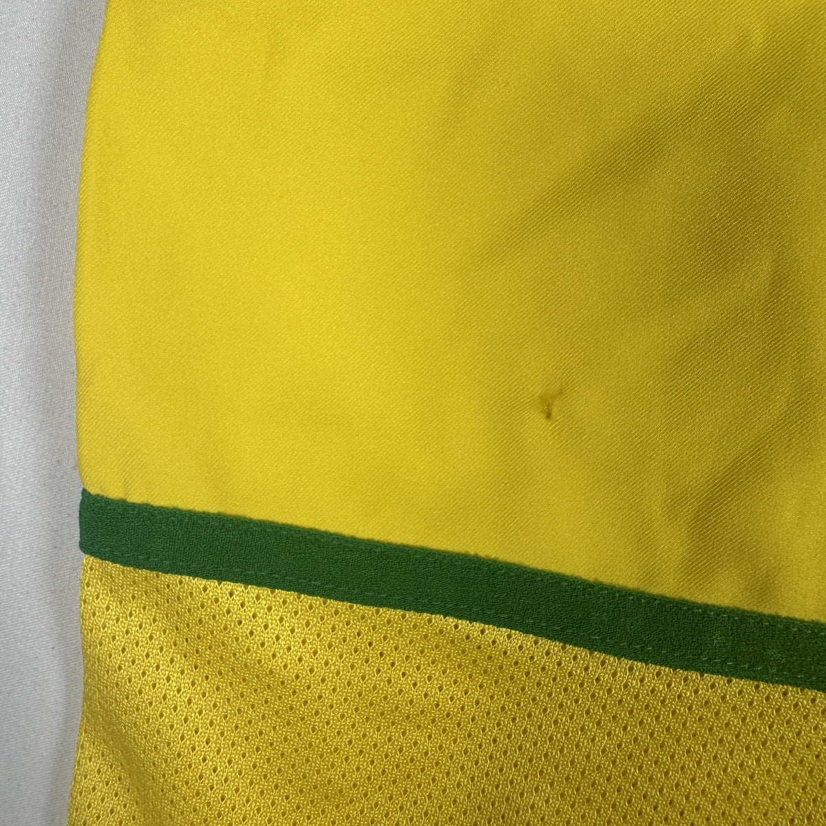 Brazil 2002/2003/2004 Home Shirt Medium