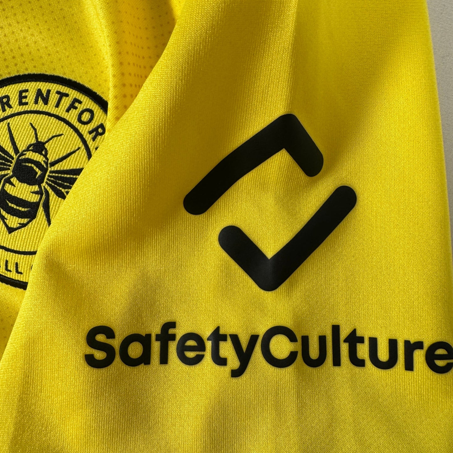 ERIKSEN 21 Brentford 2021/2022 Away Football Shirt Small