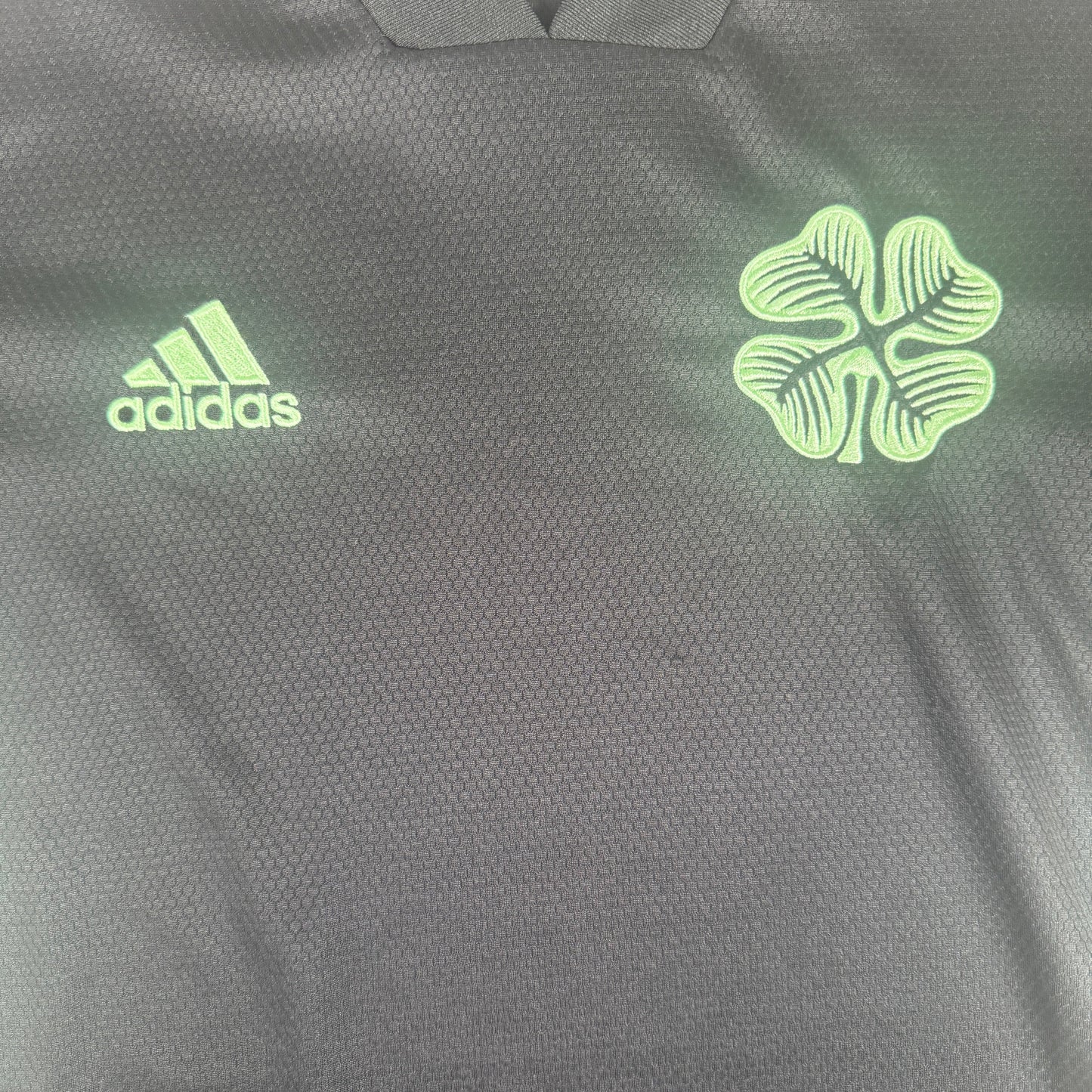 Celtic 2021/2022 Fourth Sponsorless Shirt Small
