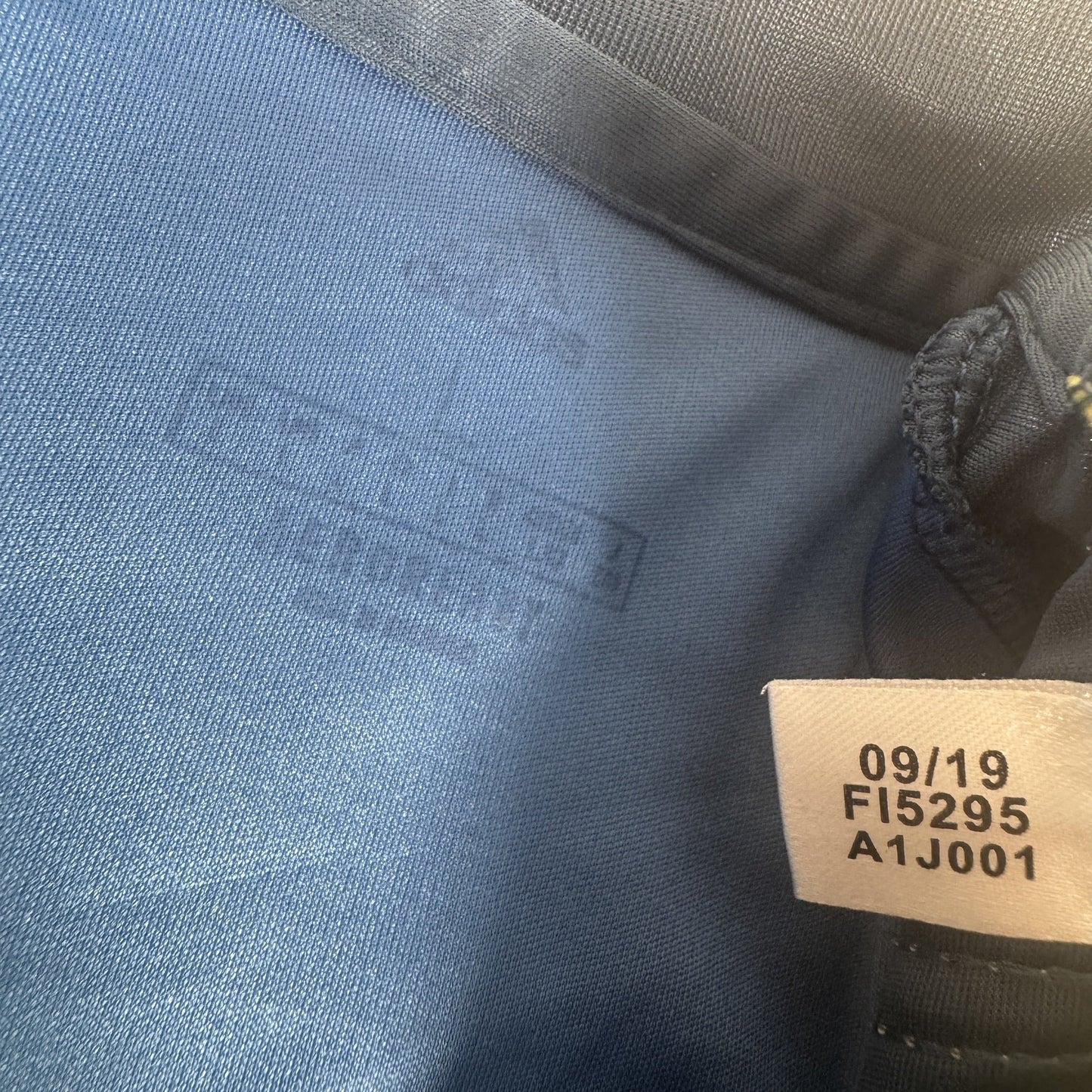 Colombia 2020/2021/2022 Away Shirt Large