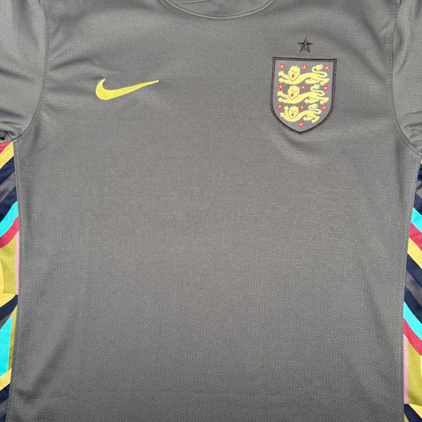 England 2024/2025 Away Football Shirt Large