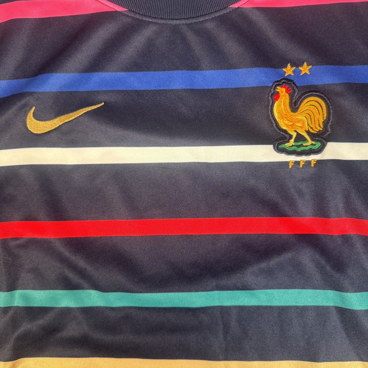 France 2024/2025 Pre-Match Training Football Shirt Medium