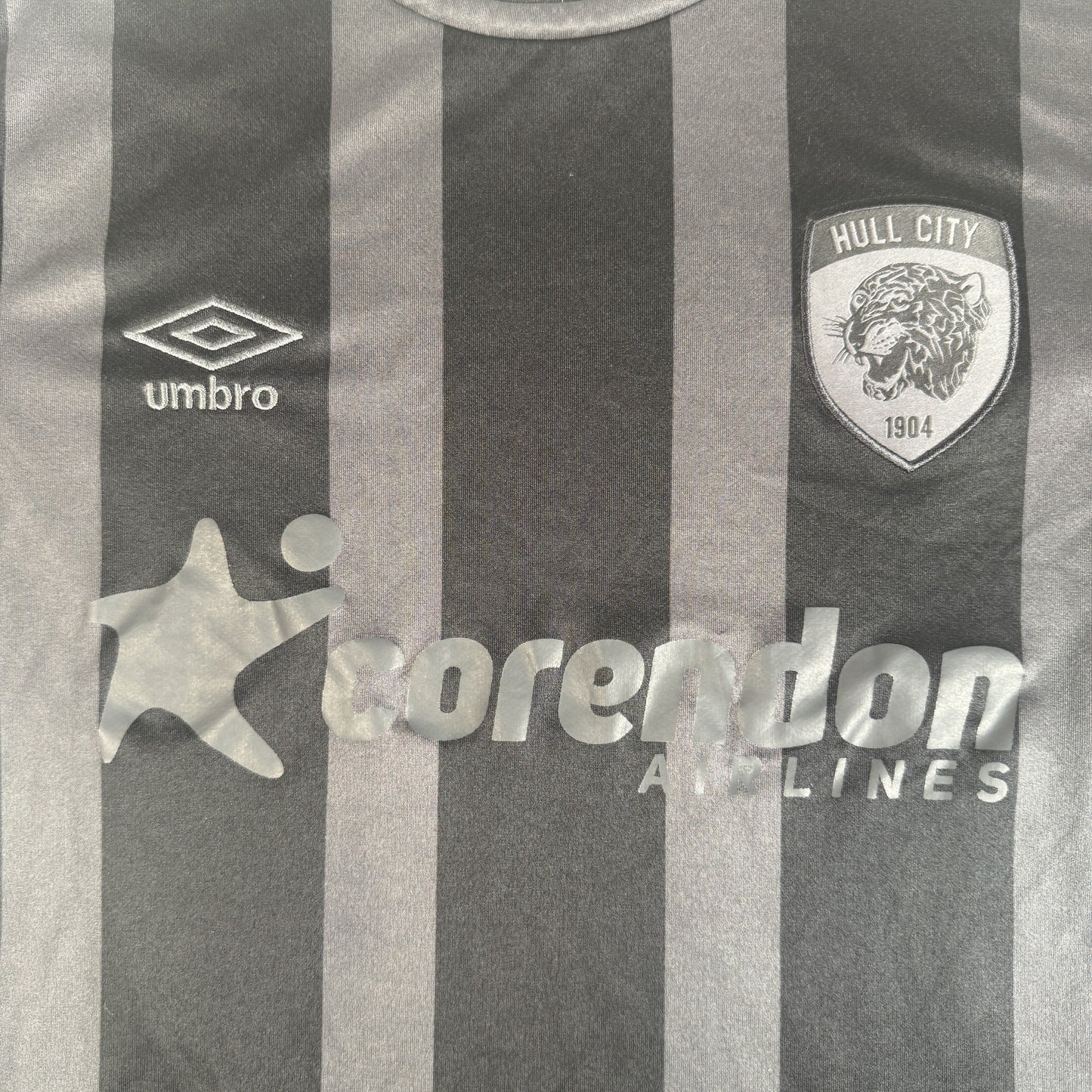 Hull City 2022/2023 Third Shirt Medium