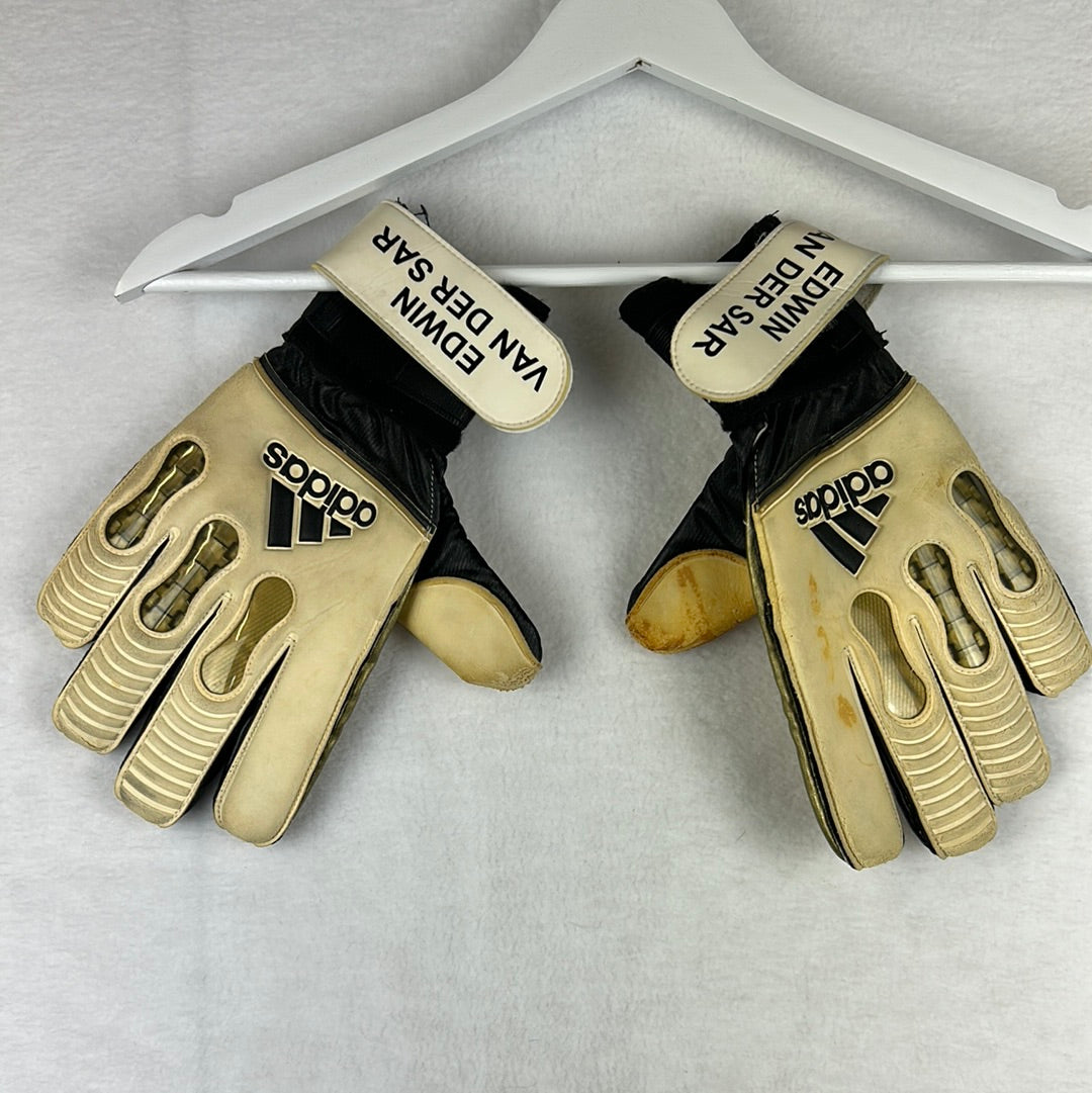 Edwin Van Der Sar Match Worn Manchester United Gloves