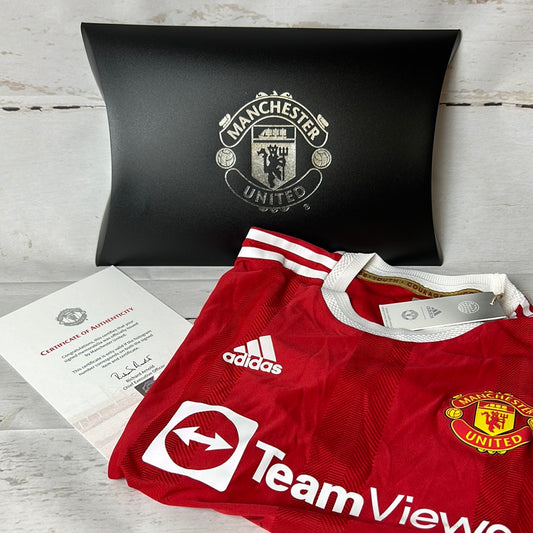 Manchester United 2021/2022 Player Size 7 Home Shirt - Cavani - MUFC COA