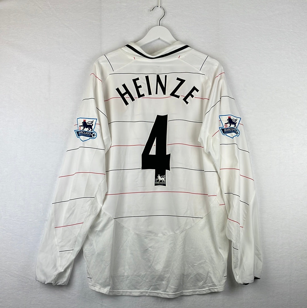 Manchester United 2003-2004-2005 Match Worn Third Shirt - Heinze 4