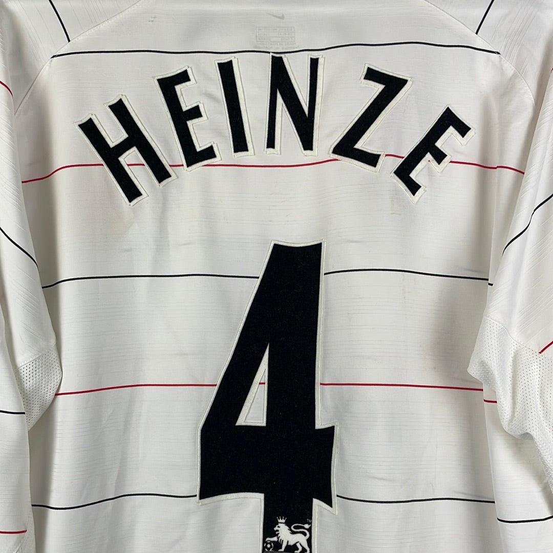Manchester United 2003-2004-2005 Match Worn Third Shirt - Heinze 4