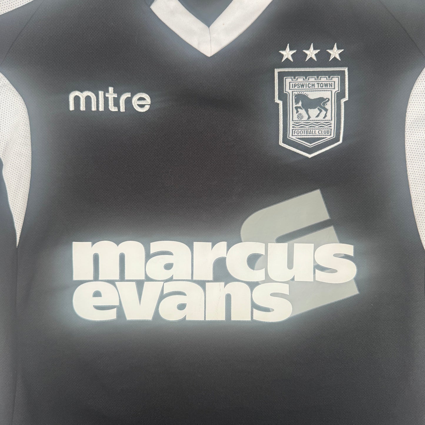 Ipswich Town 2010/2011 Away Football Shirt Medium