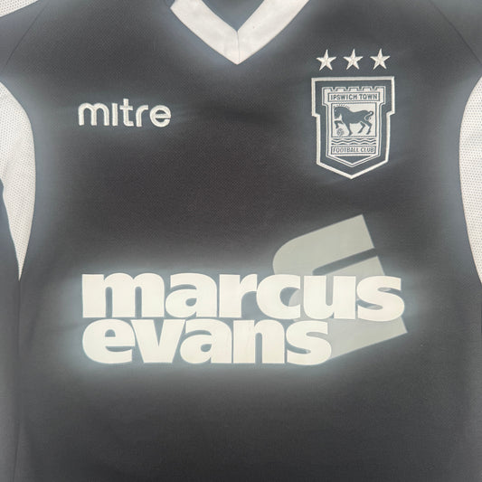 Ipswich Town 2010/2011 Away Football Shirt Medium