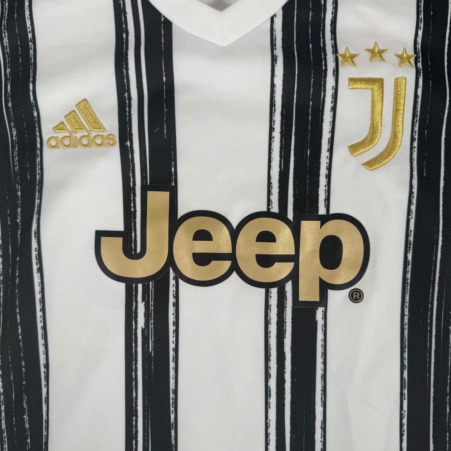Juventus 2020/2021 Home Football Shirt Medium