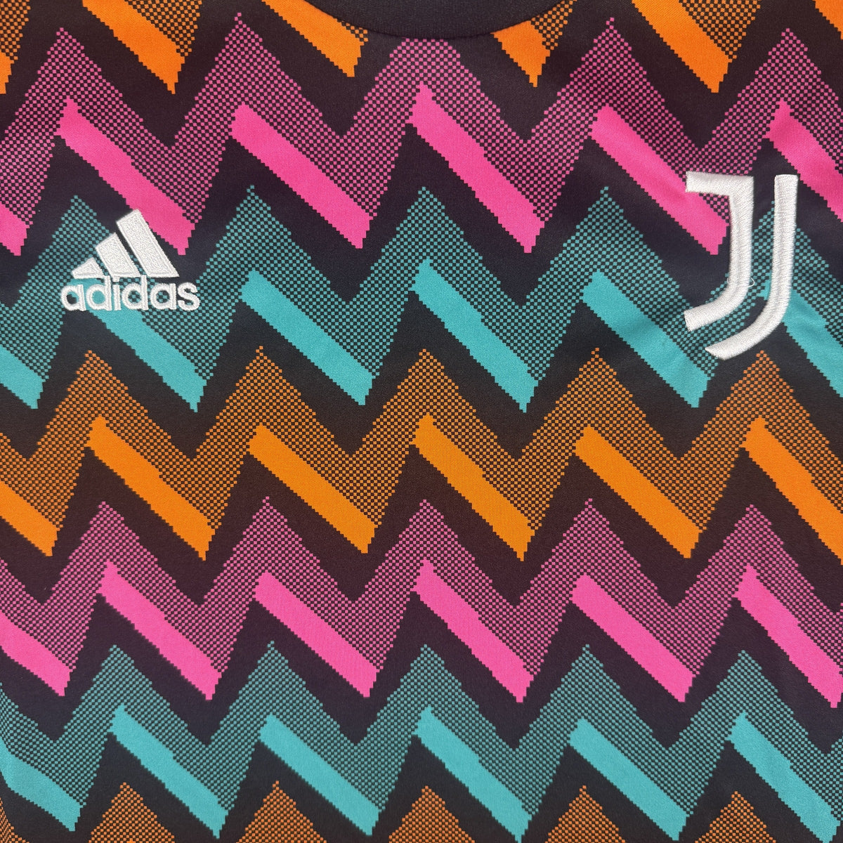 Juventus 2021/2022 Pre-Match Training Football Shirt XL