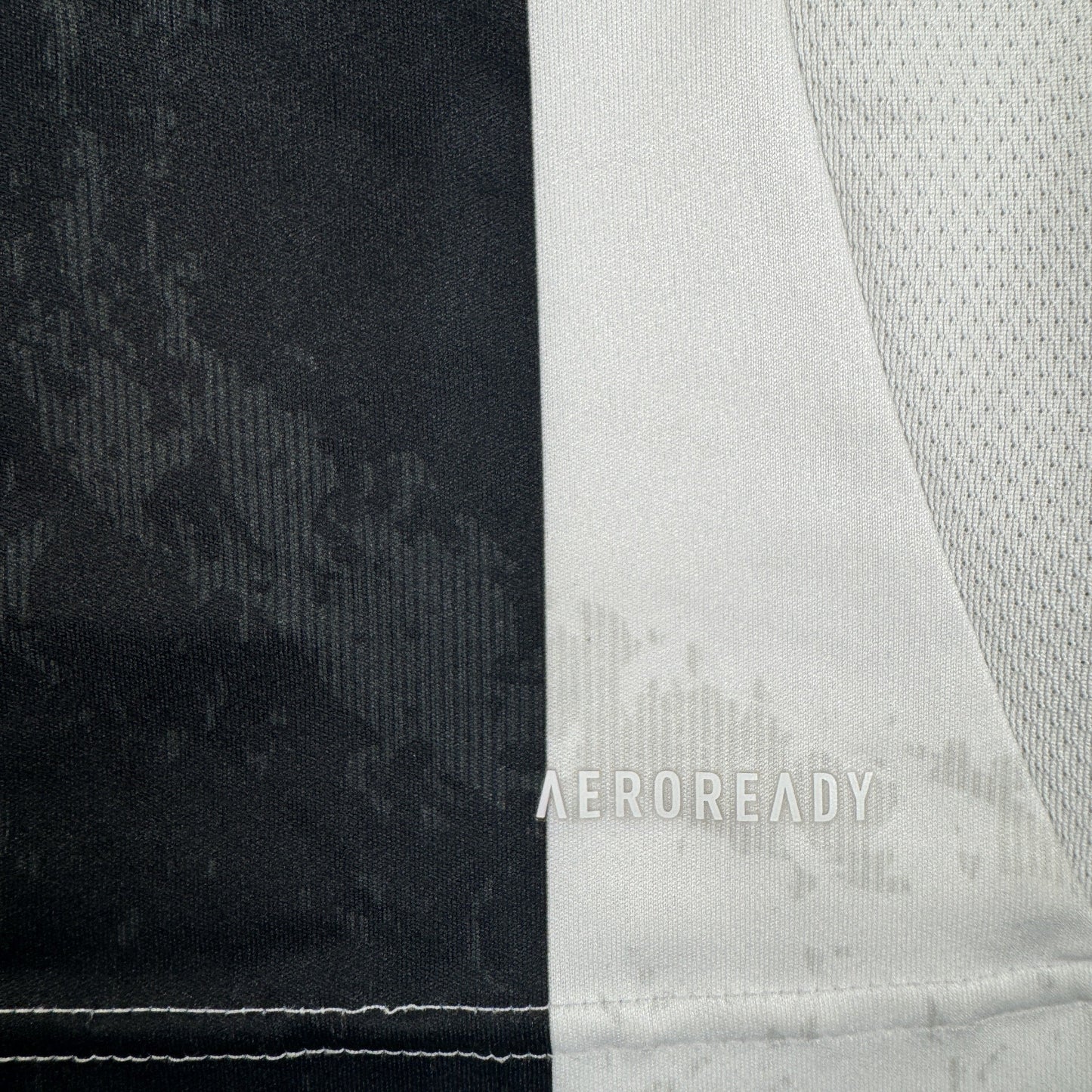 Juventus 2024/2025 Home Football Shirt Medium