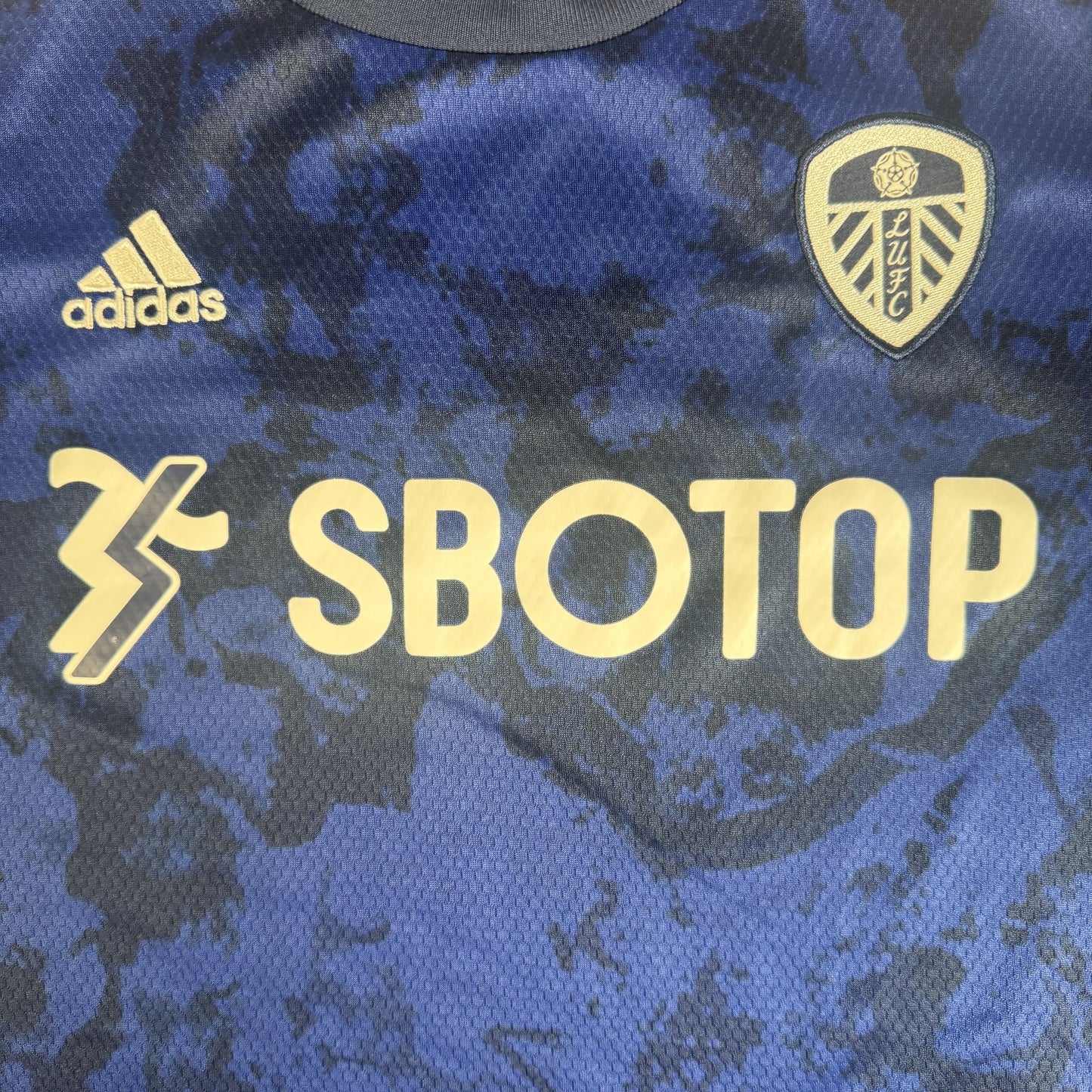 Leeds United 2021/2022 Away Shirt Women's Large