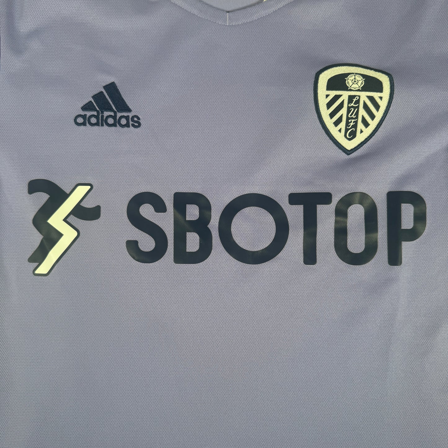 Leeds United 2021/2022 Third Football Shirt Small