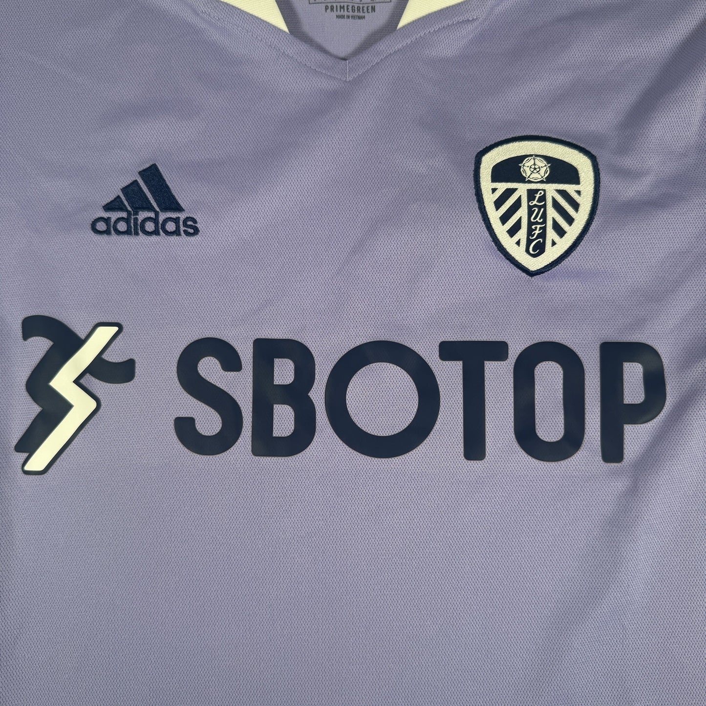 Leeds United 2021/2022 Third Shirt Small